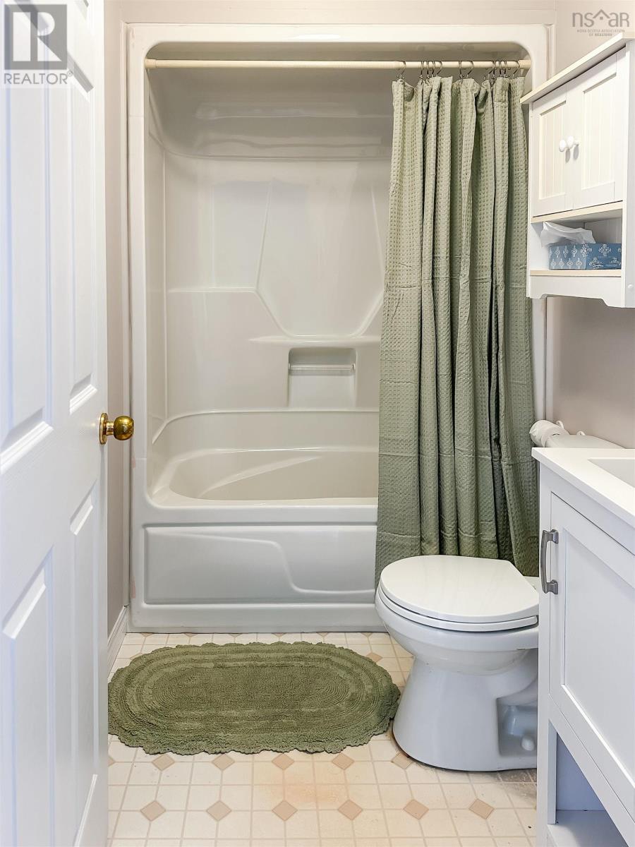 Property 16 of 33 of 939 Parkside Drive