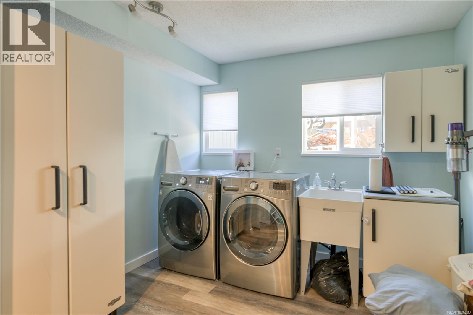 7123 Highland Dr, Port Hardy