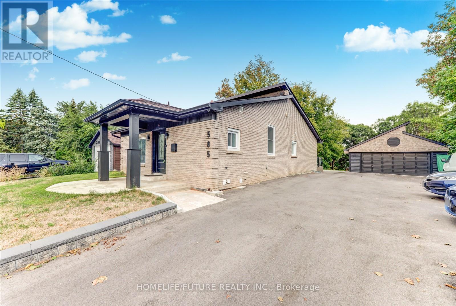 585 WILSON ROAD N - 1