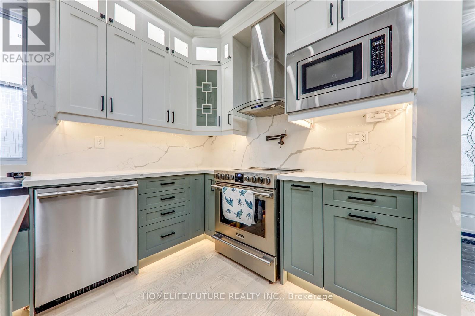 585 WILSON ROAD N - 12