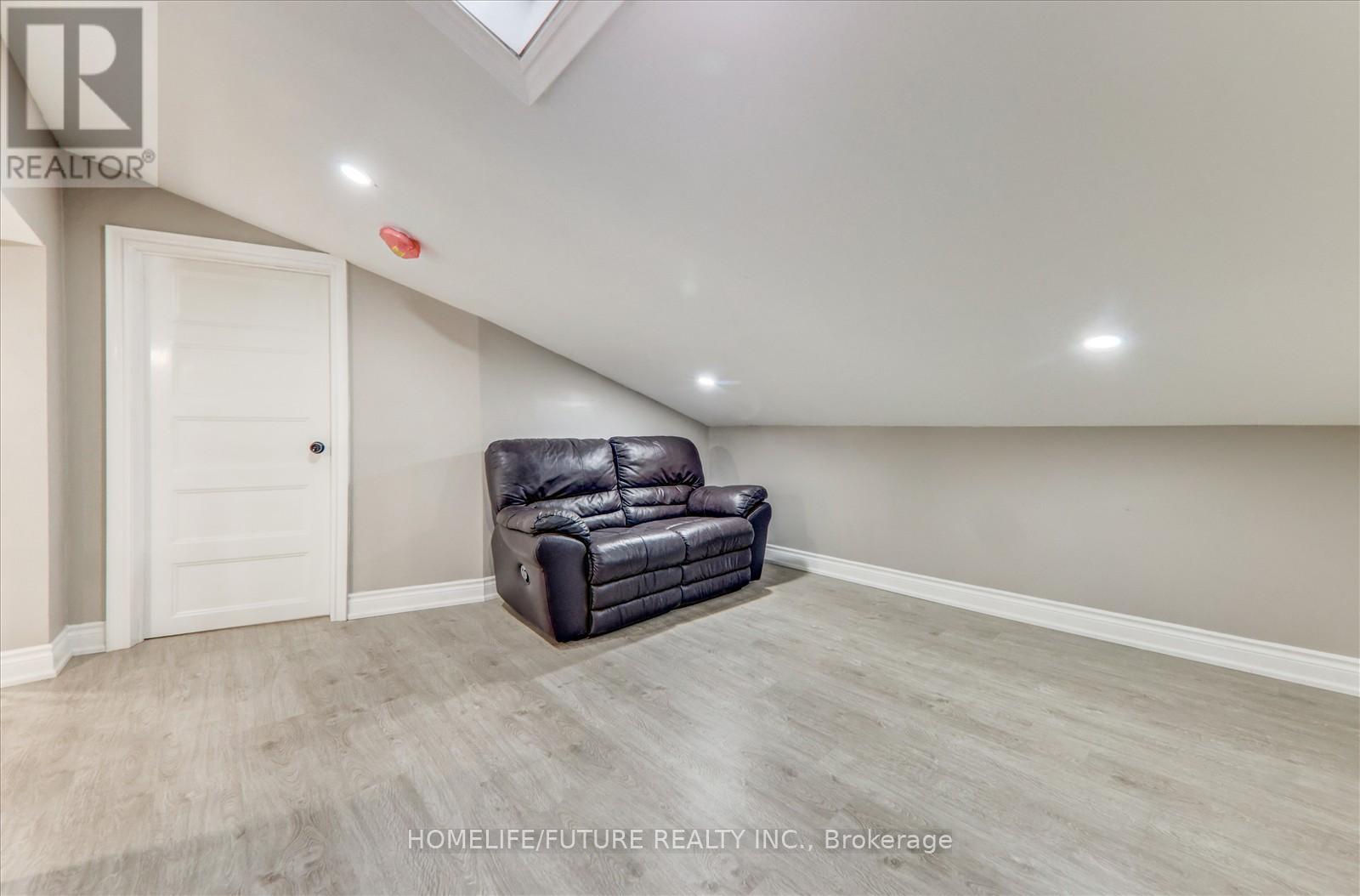 585 WILSON ROAD N - 29