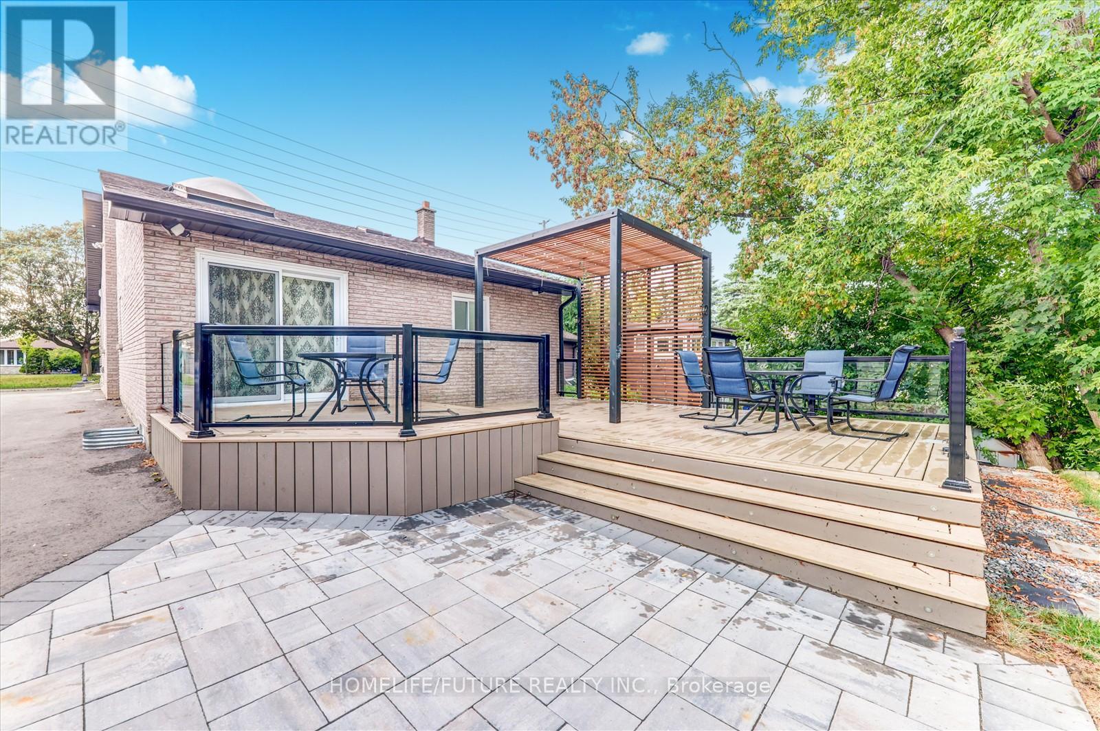 585 WILSON ROAD N - 32