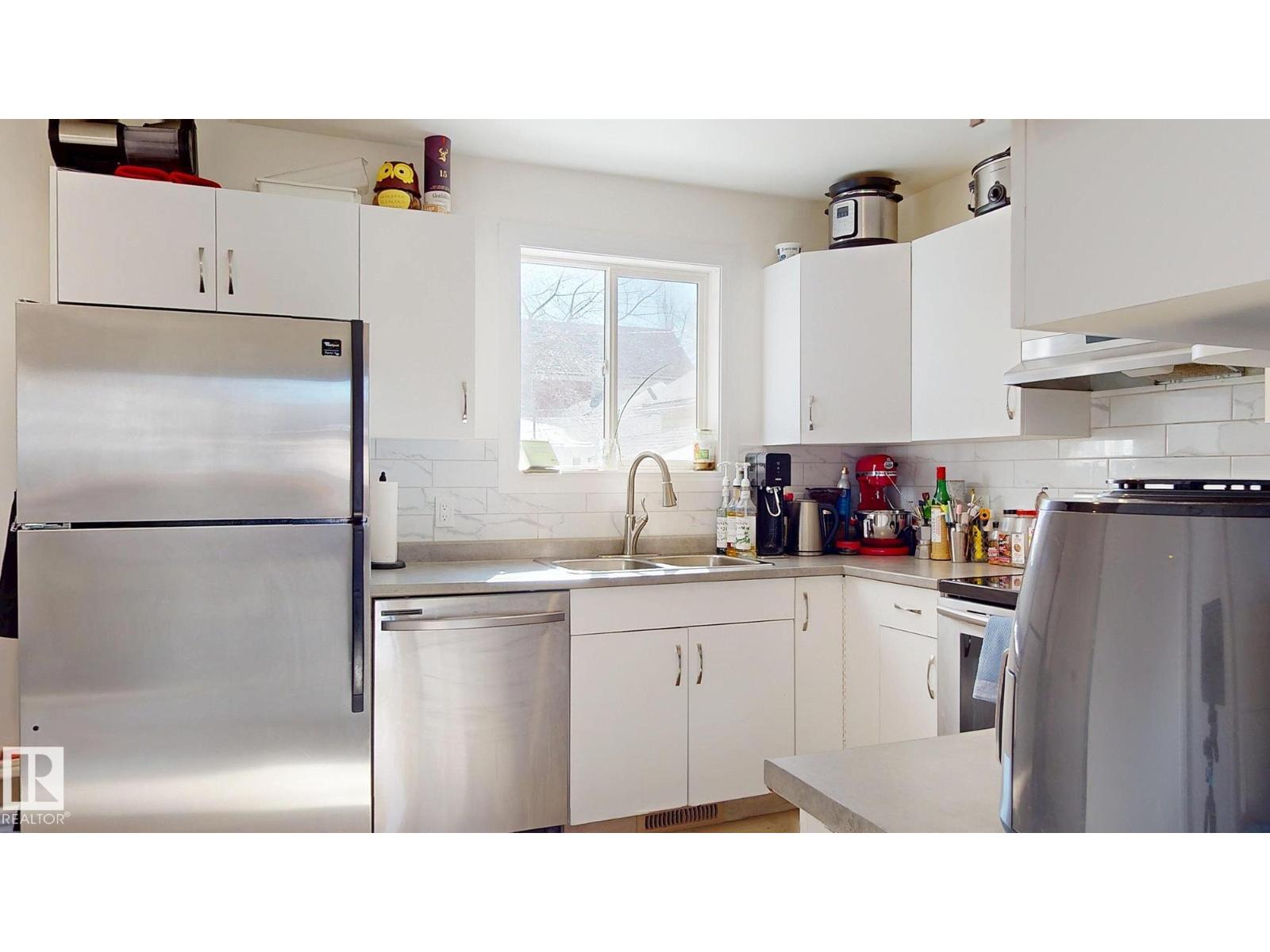 9515B 120 AV NW, Edmonton