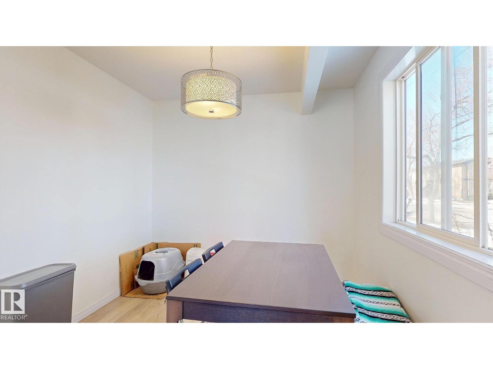 9515B 120 AV NW, Edmonton