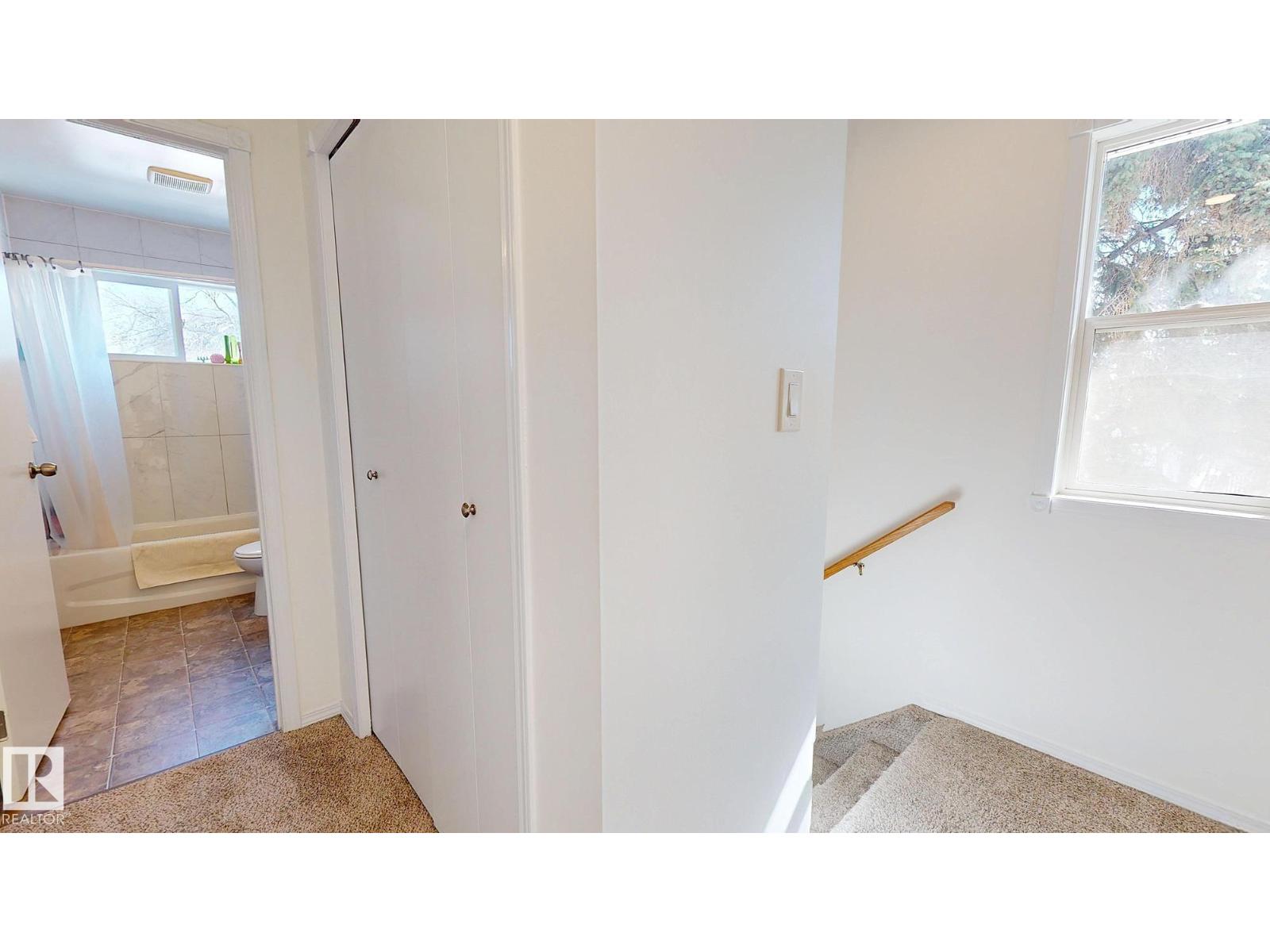 9515B 120 AV NW, Edmonton