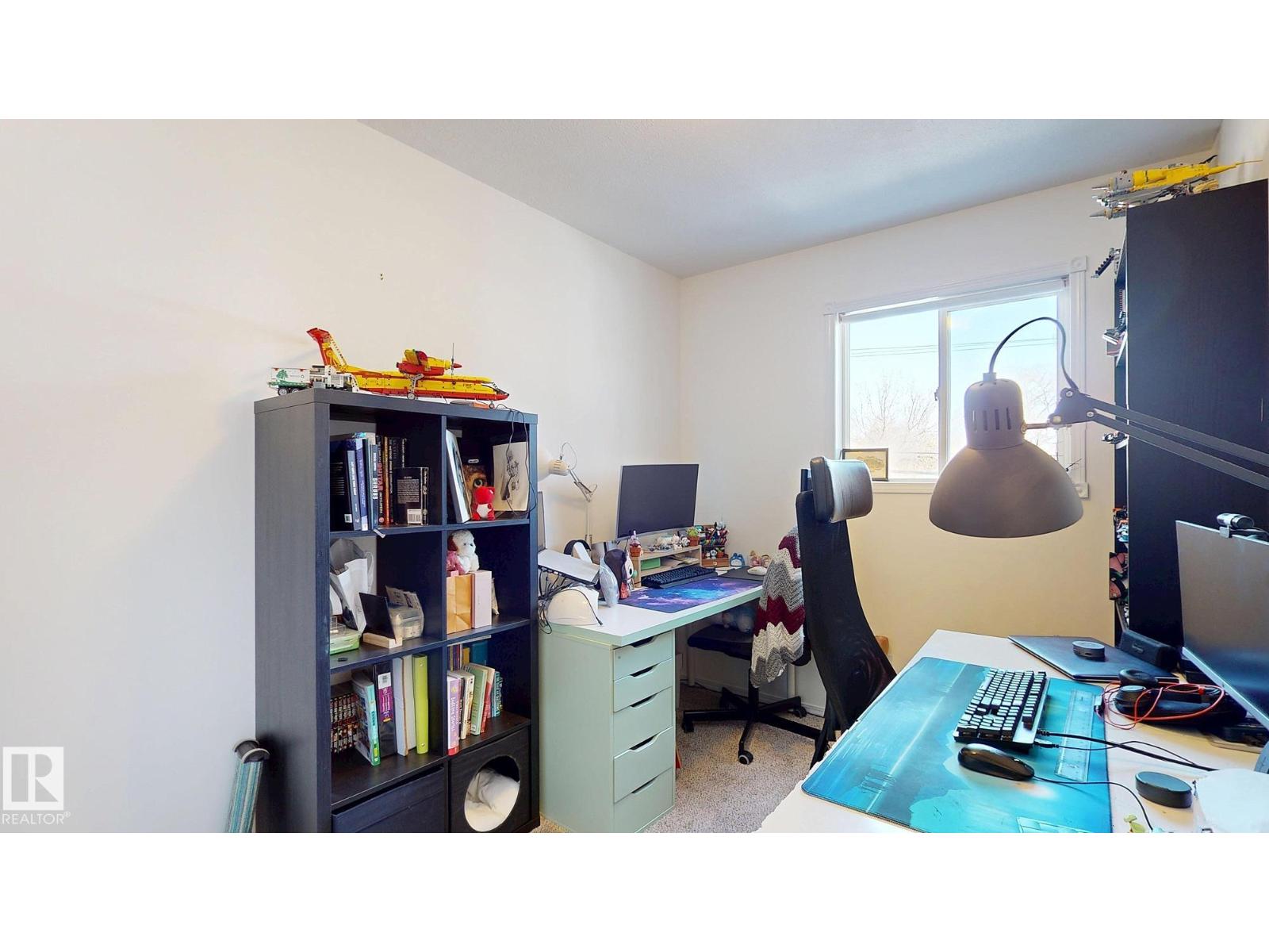 9515B 120 AV NW, Edmonton