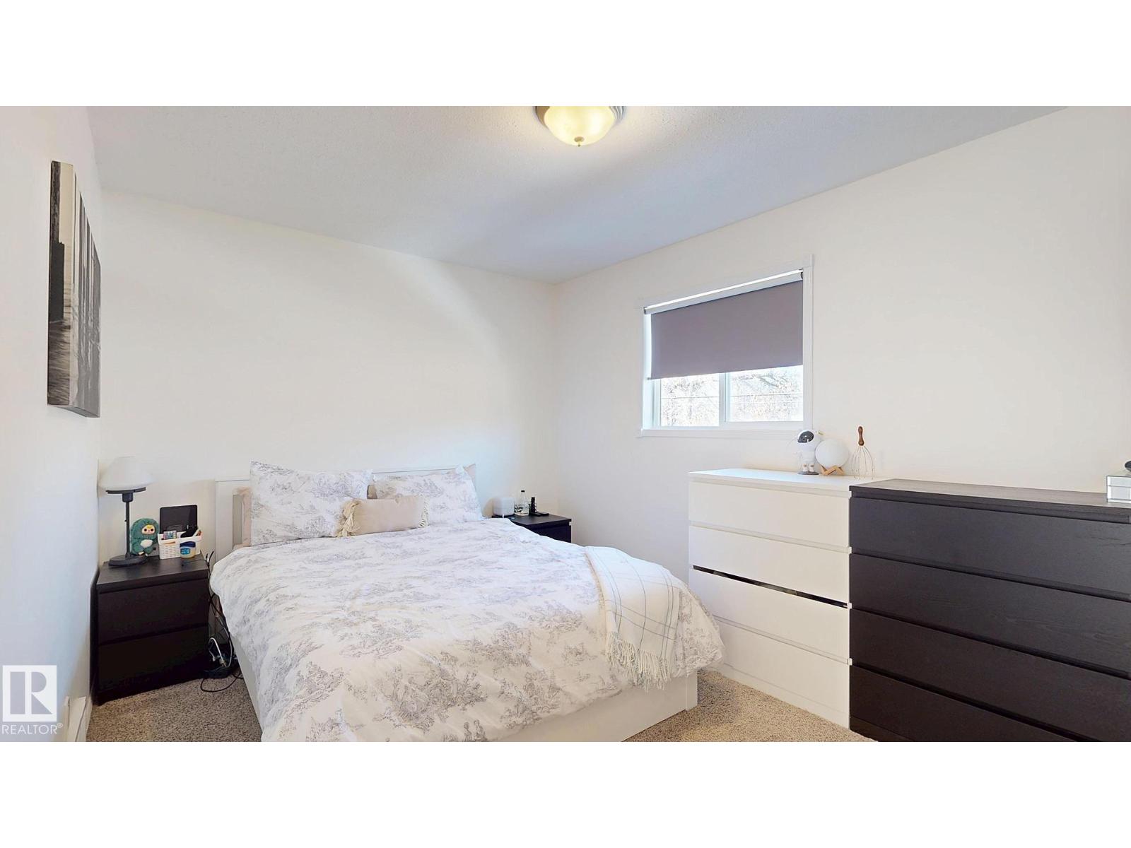 9515B 120 AV NW, Edmonton