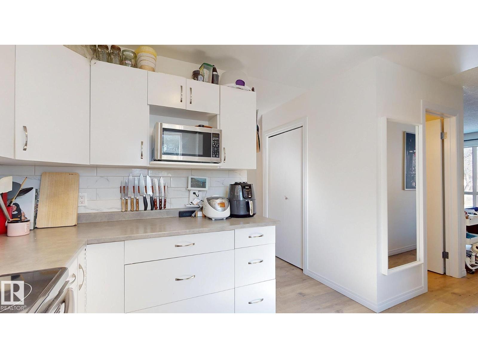 9515B 120 AV NW, Edmonton