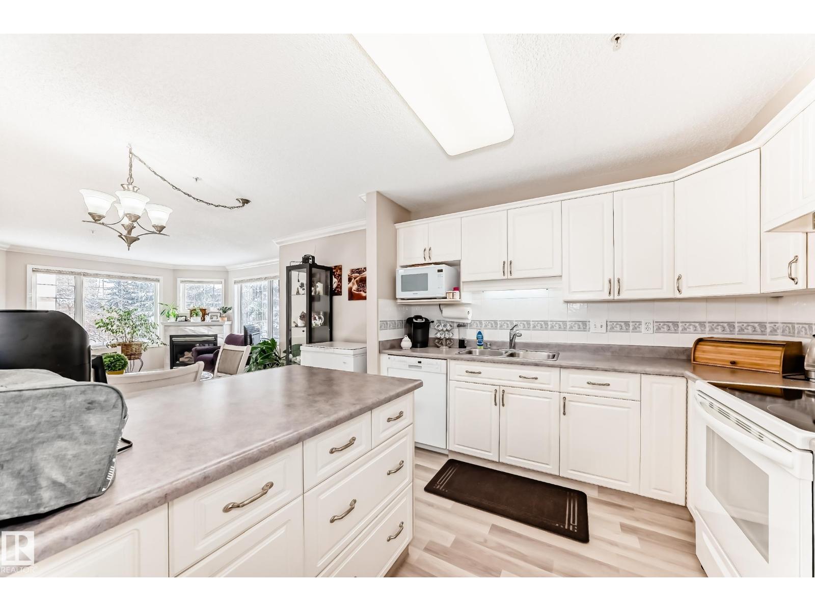 #201 17150 94A AV NW, Edmonton