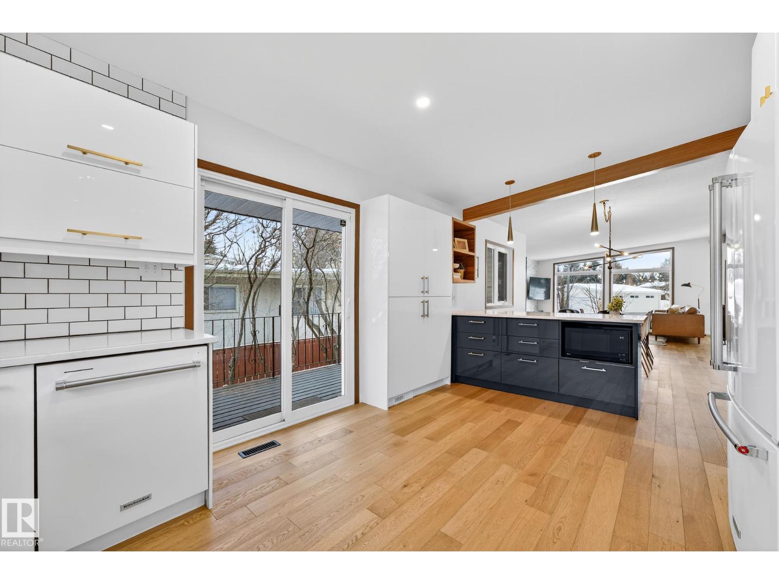 12516 52A AV NW, Edmonton