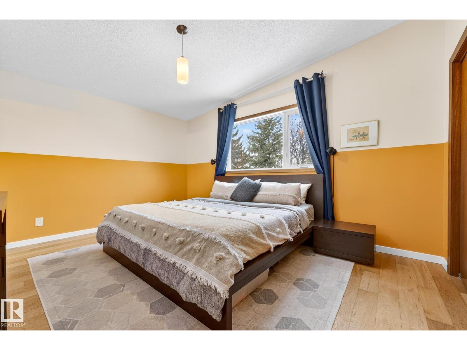 12516 52A AV NW, Edmonton