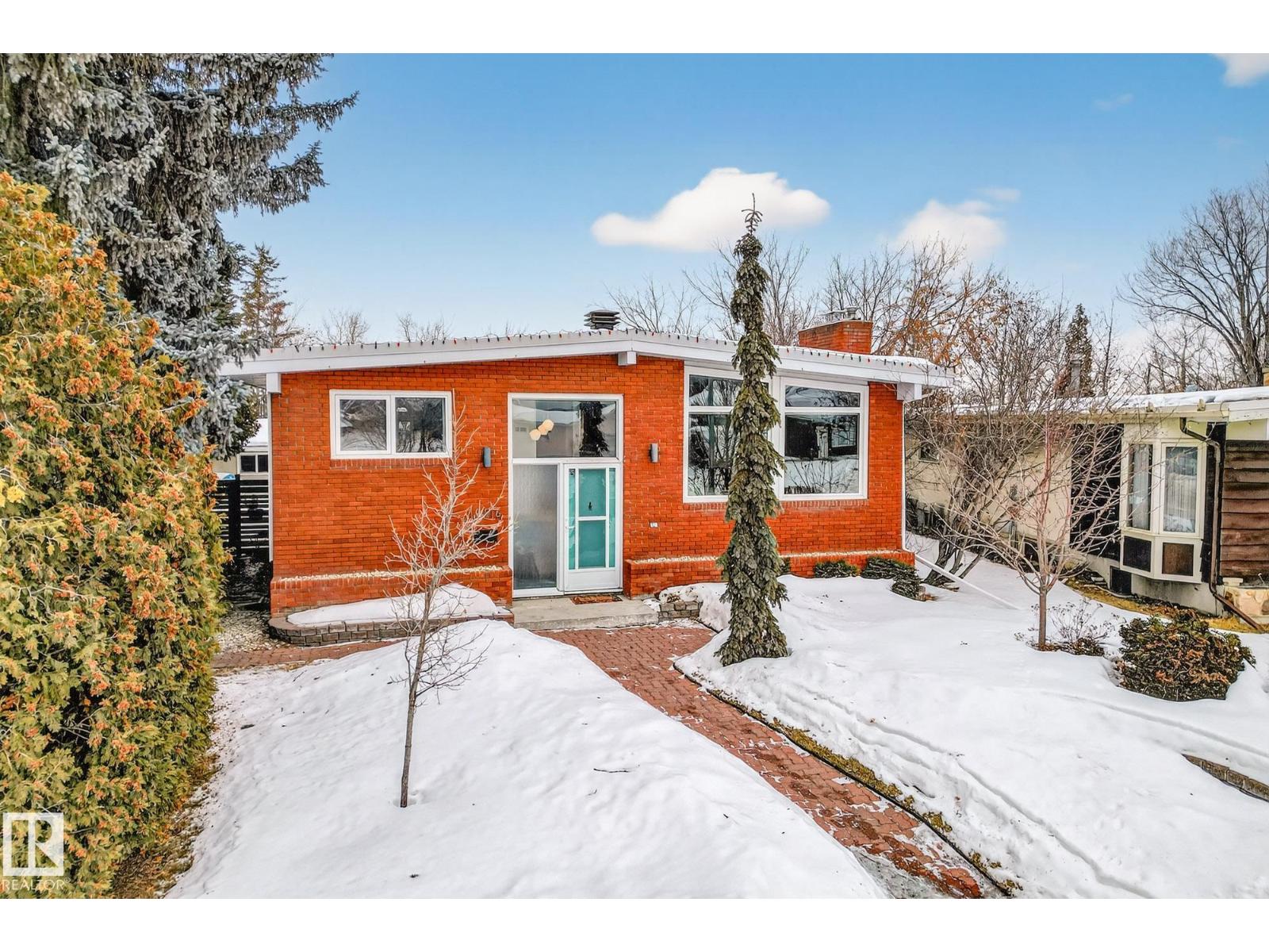 12516 52A AV NW, Edmonton