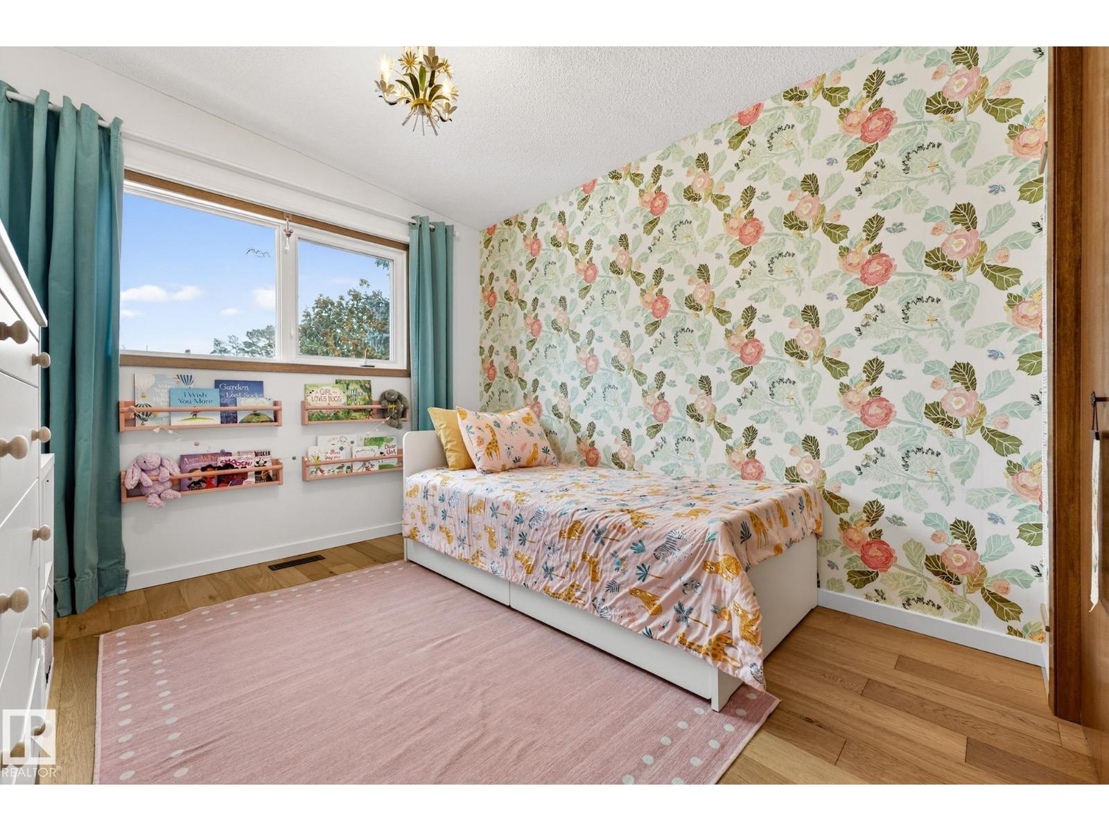 12516 52A AV NW, Edmonton