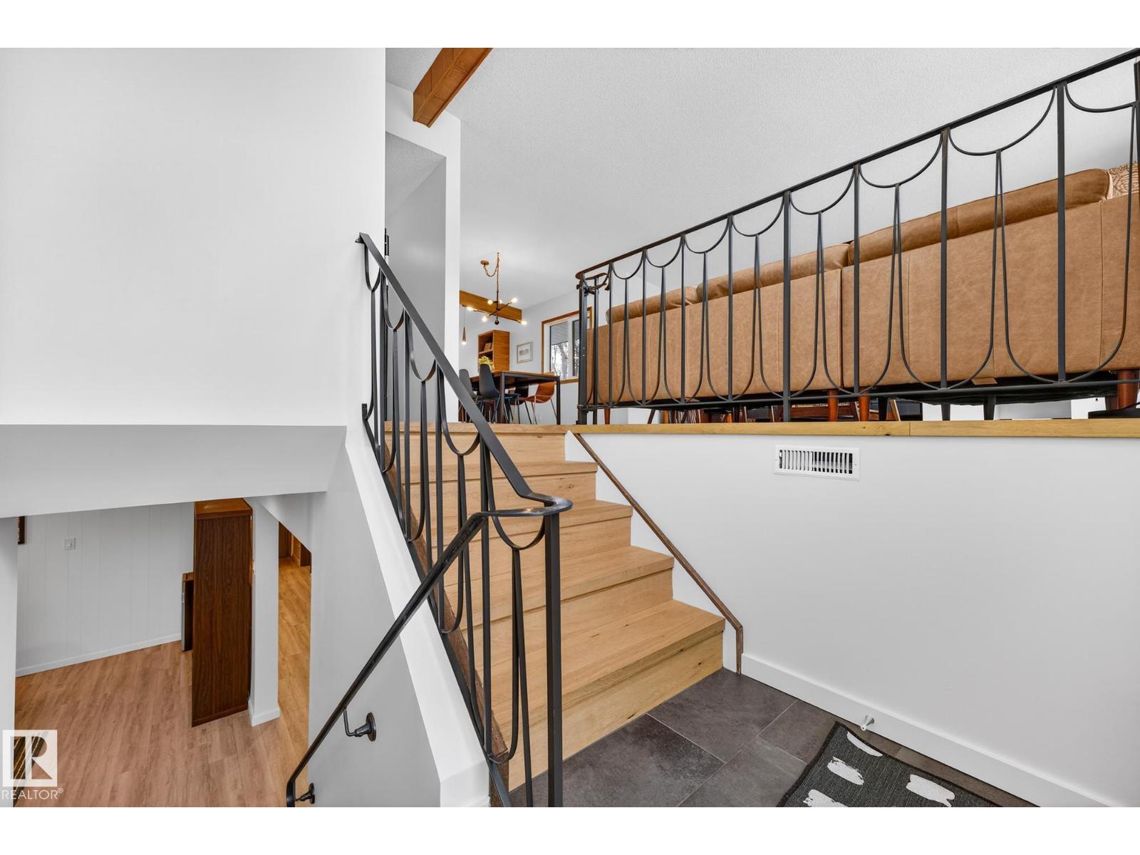 12516 52A AV NW, Edmonton