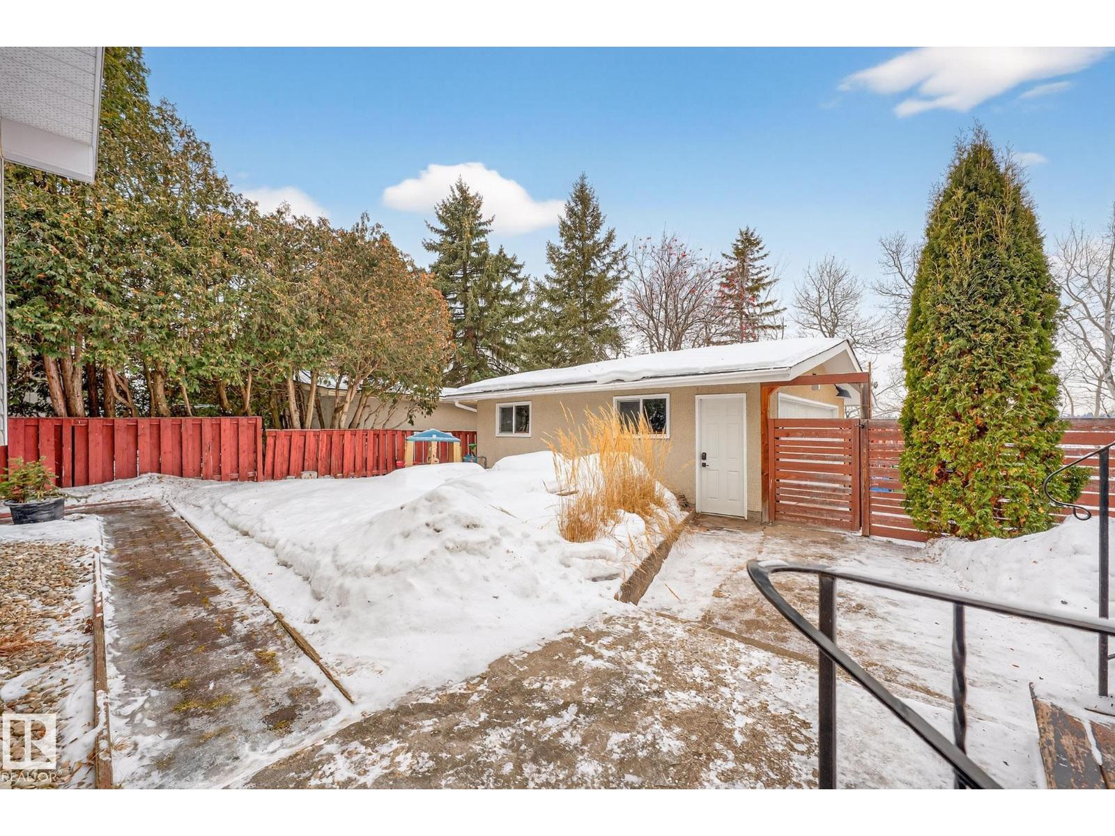 12516 52A AV NW, Edmonton