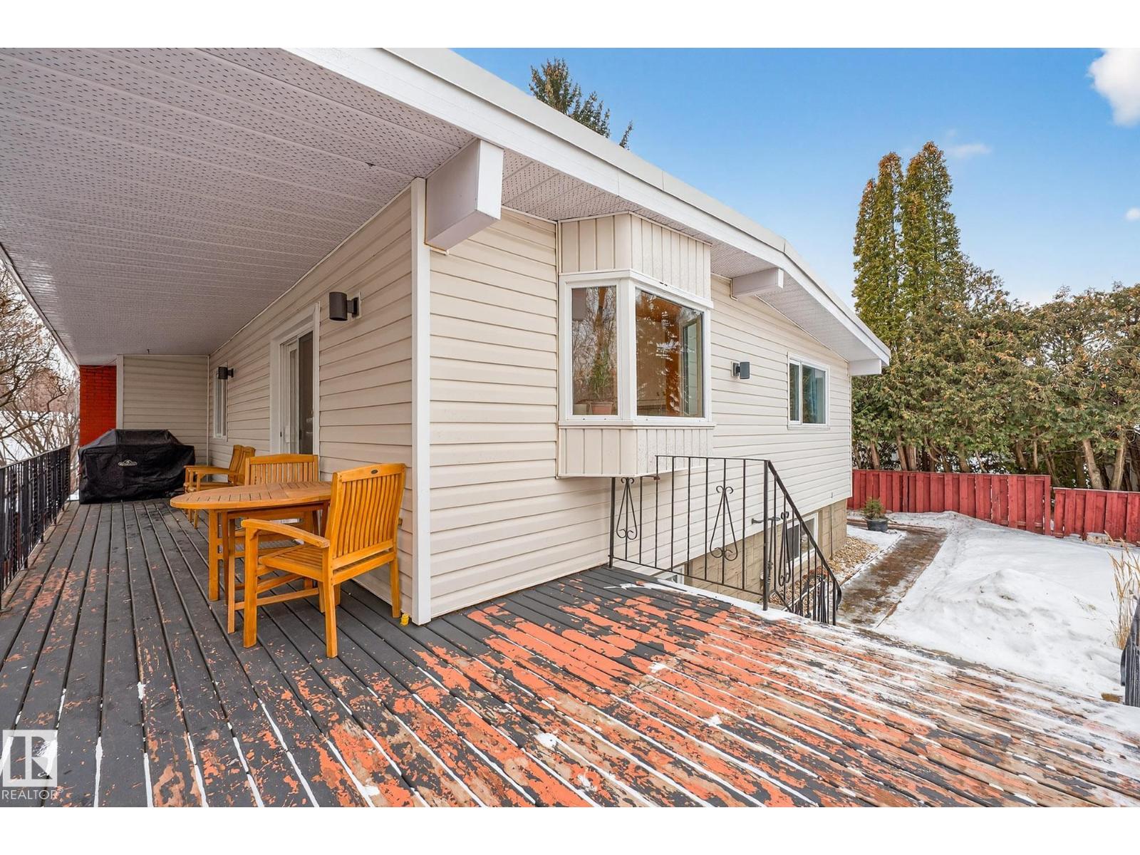 12516 52A AV NW, Edmonton