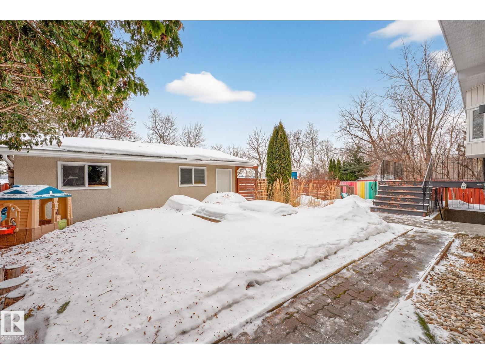 12516 52A AV NW, Edmonton