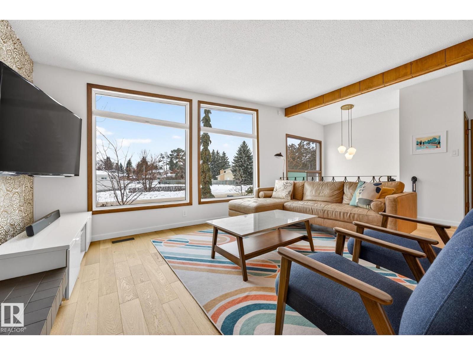 12516 52A AV NW, Edmonton