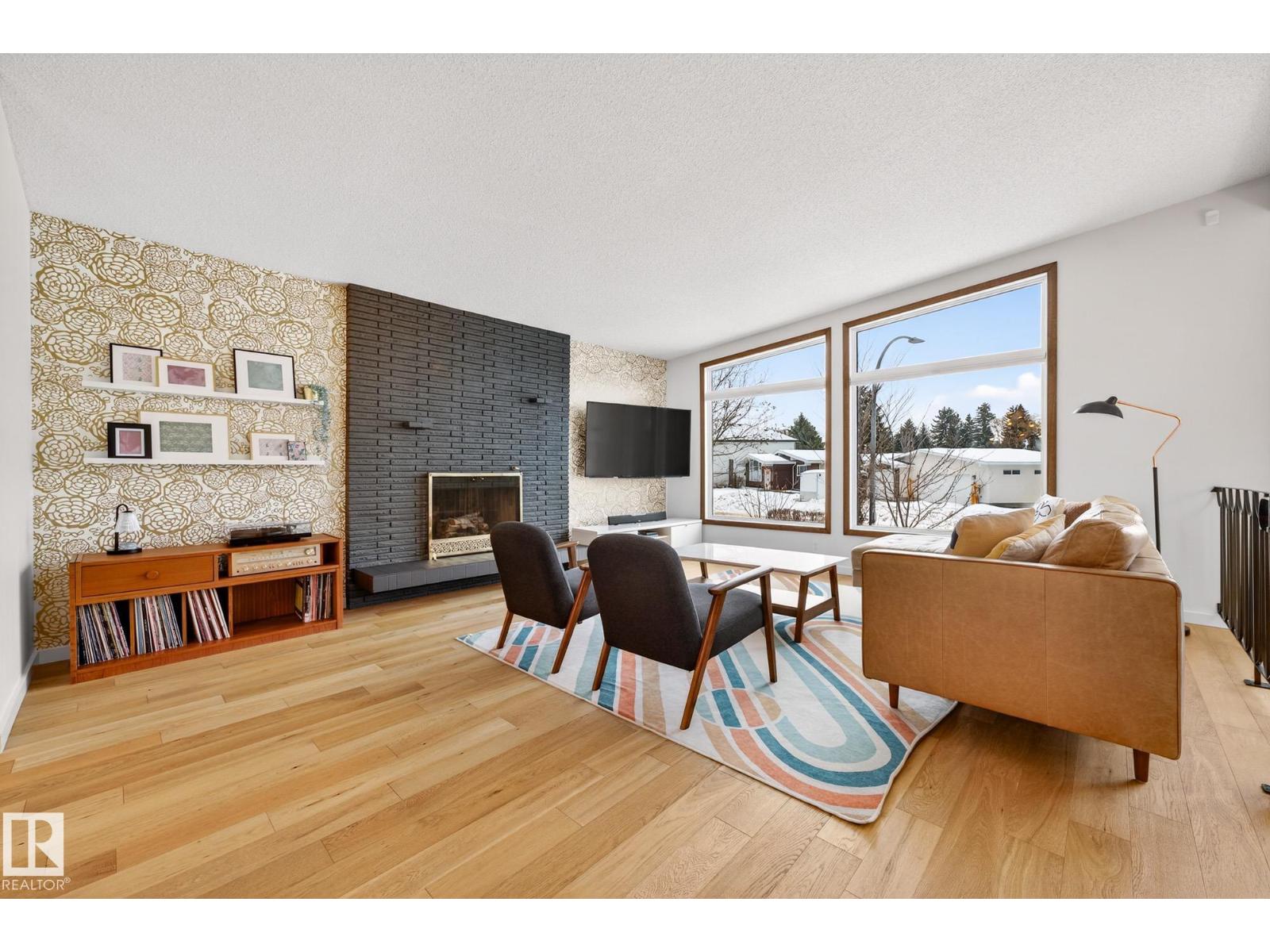 12516 52A AV NW, Edmonton