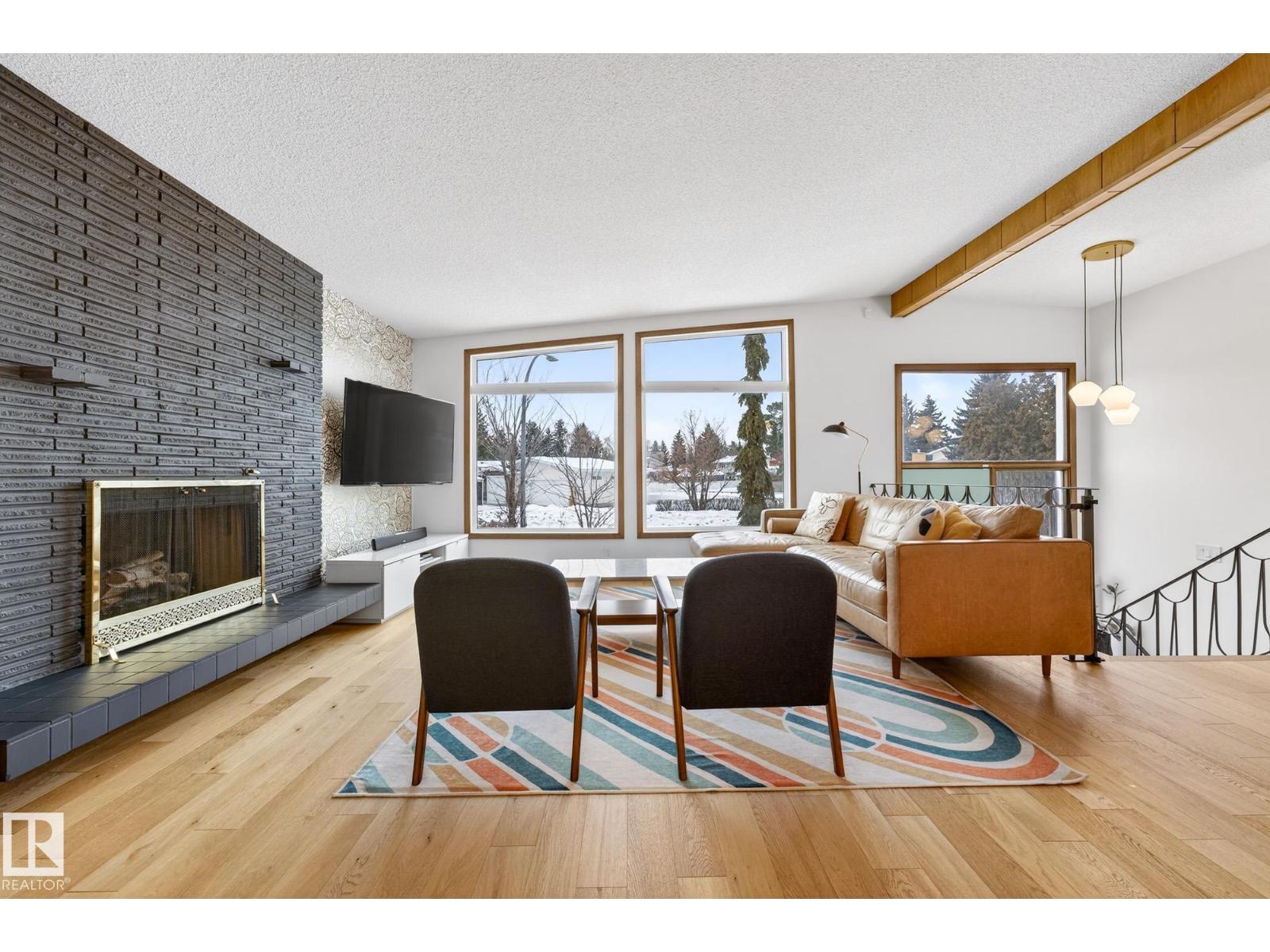 12516 52A AV NW, Edmonton