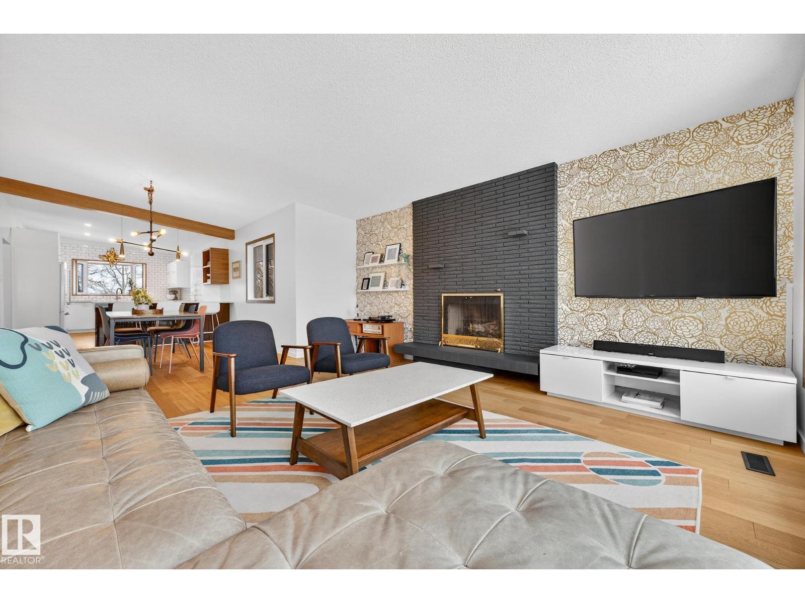 12516 52A AV NW, Edmonton