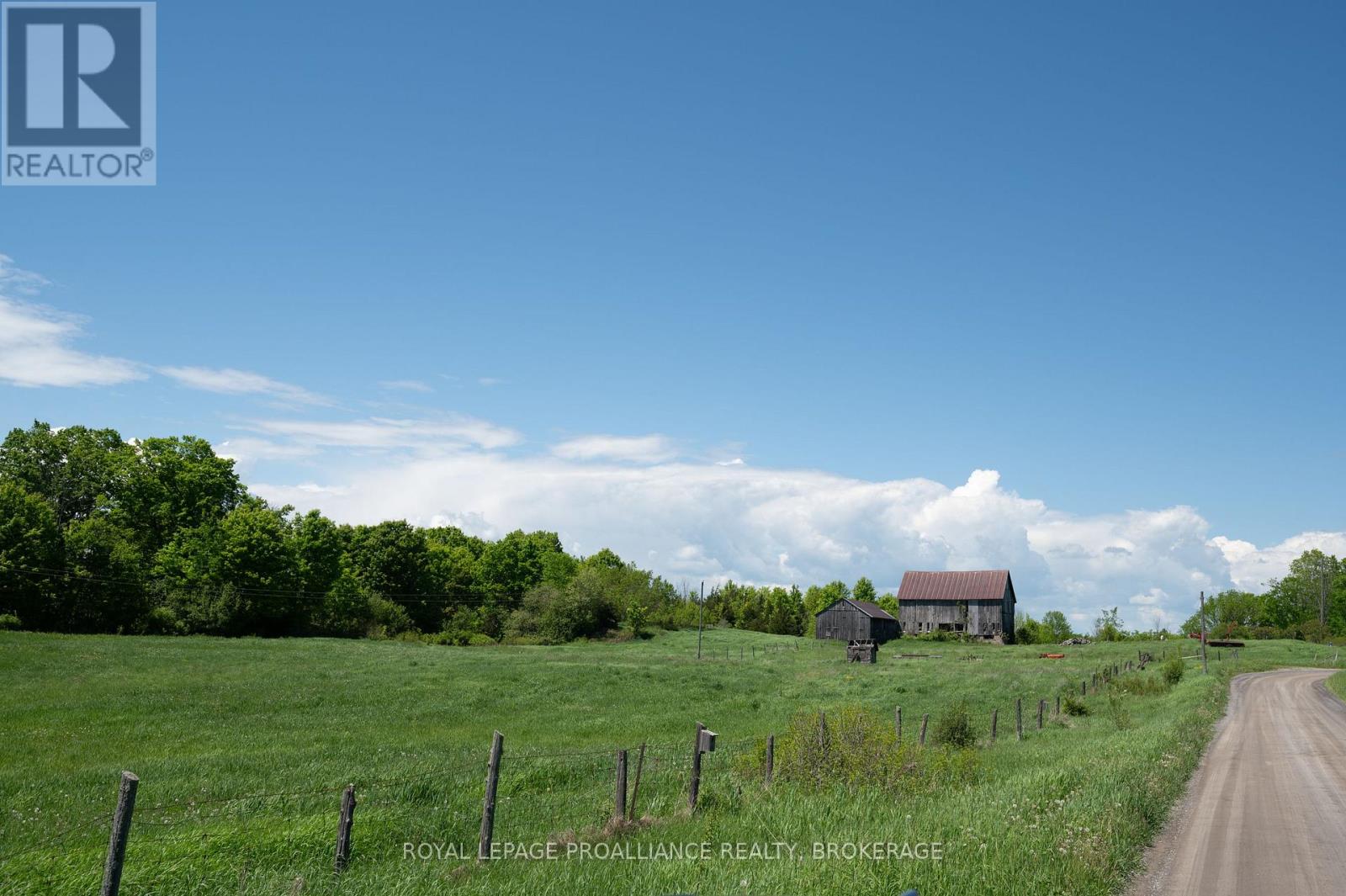 1122 GANANOQUE LAKE ROAD - 7