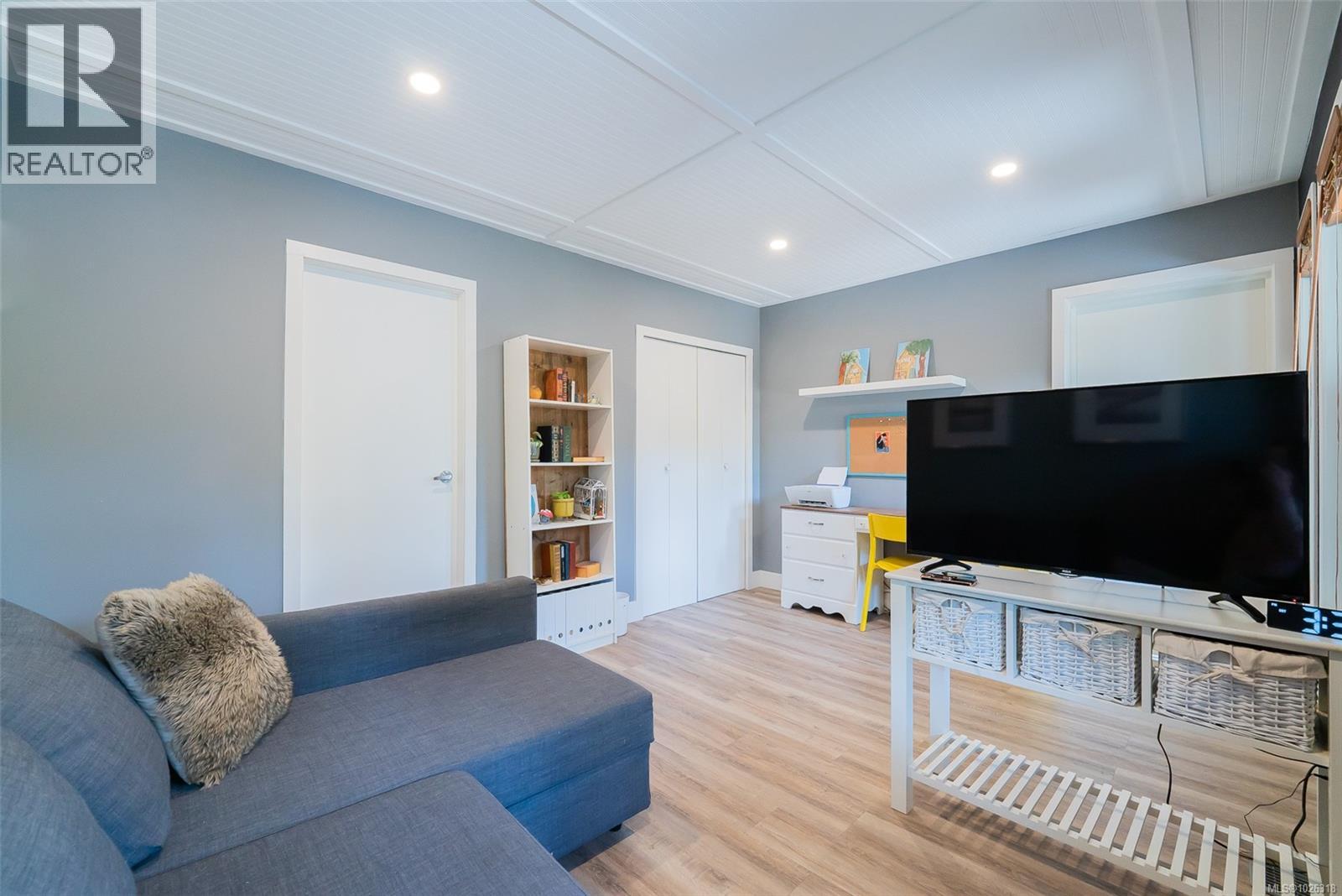 5767 BROADWAY RD - 20