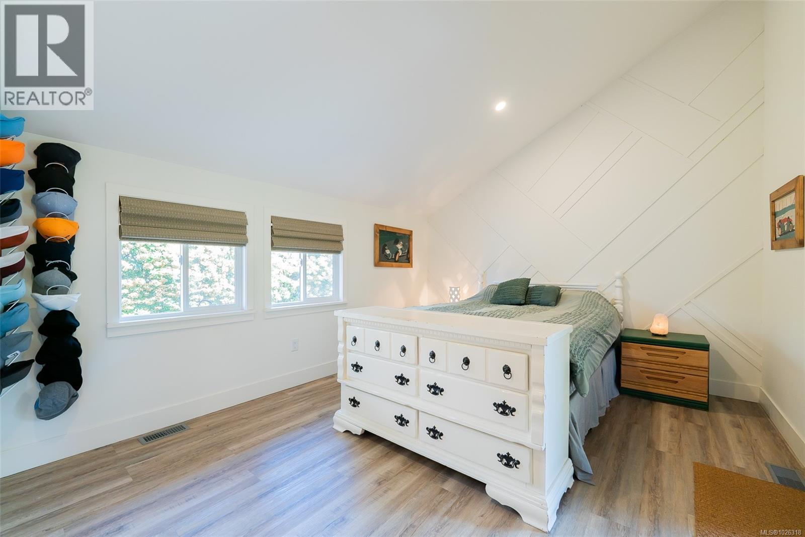 5767 BROADWAY RD - 17