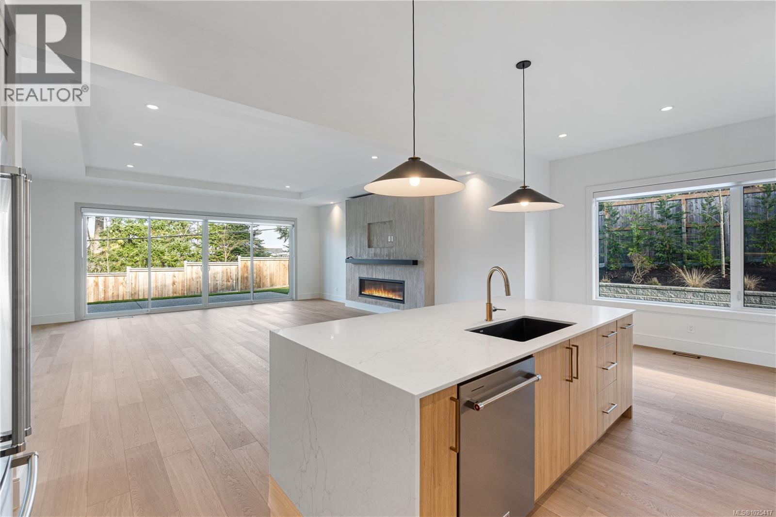 6970 Shale Rd, Lantzville