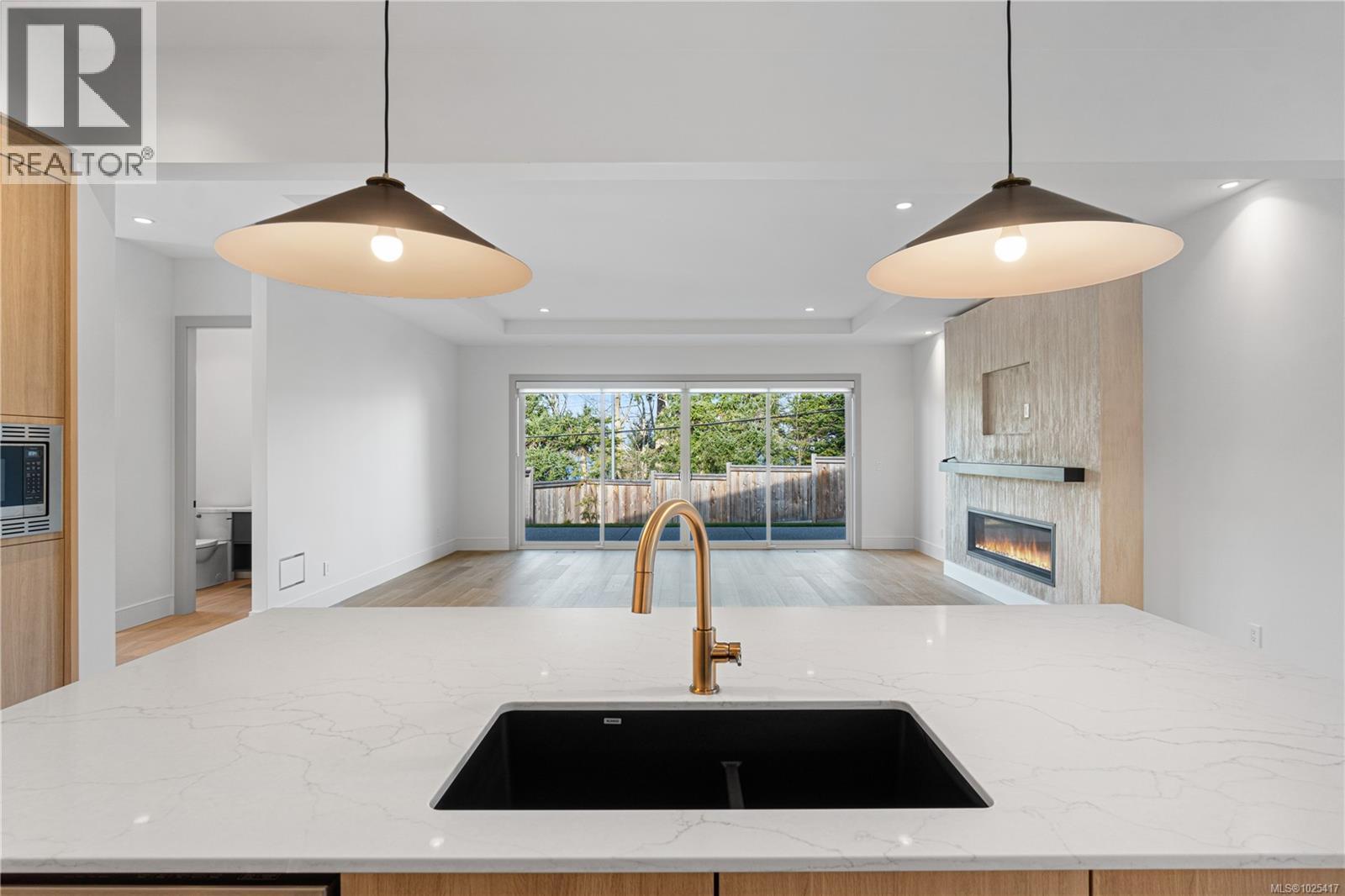 6970 Shale Rd, Lantzville