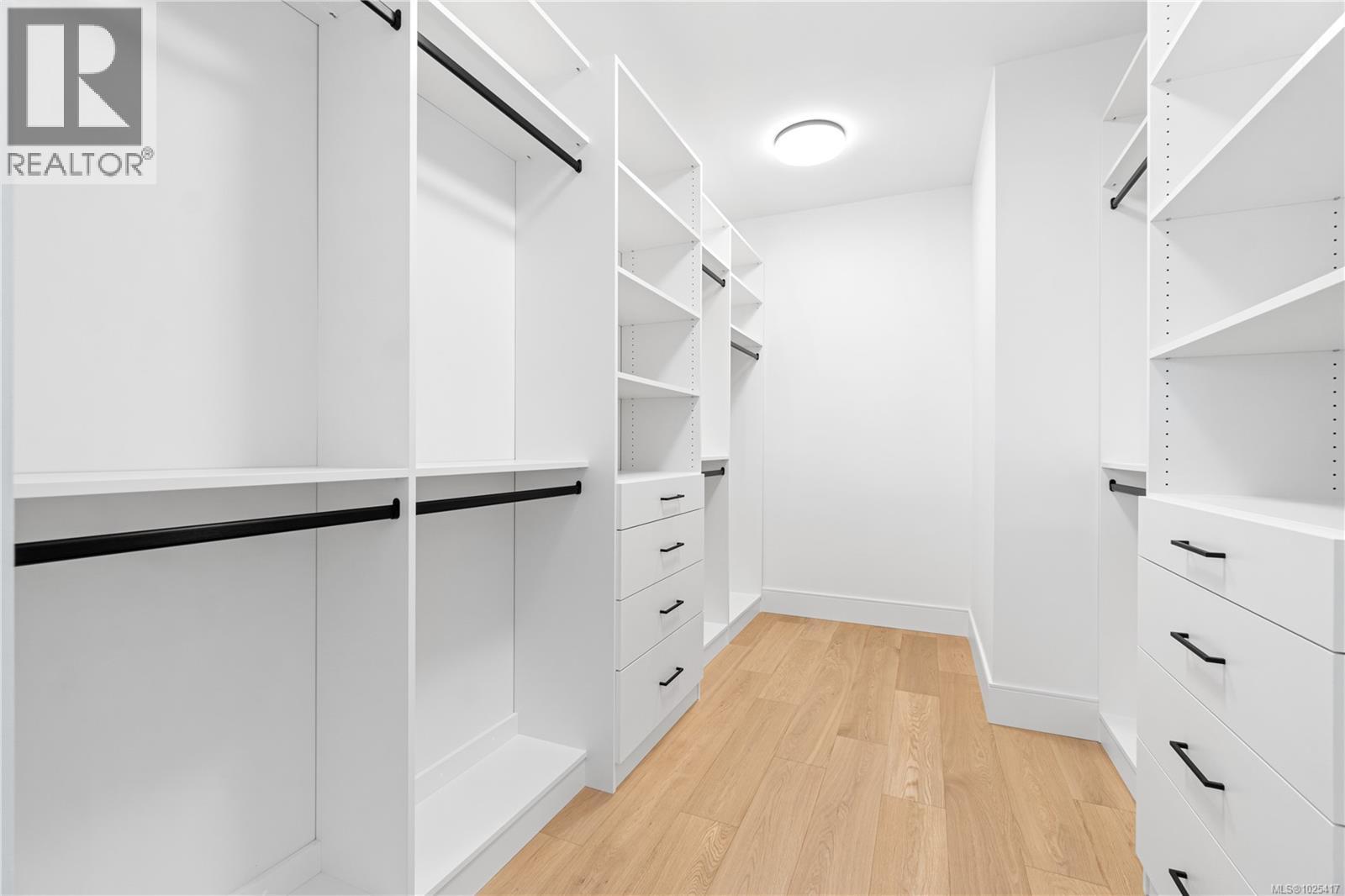 6970 Shale Rd, Lantzville