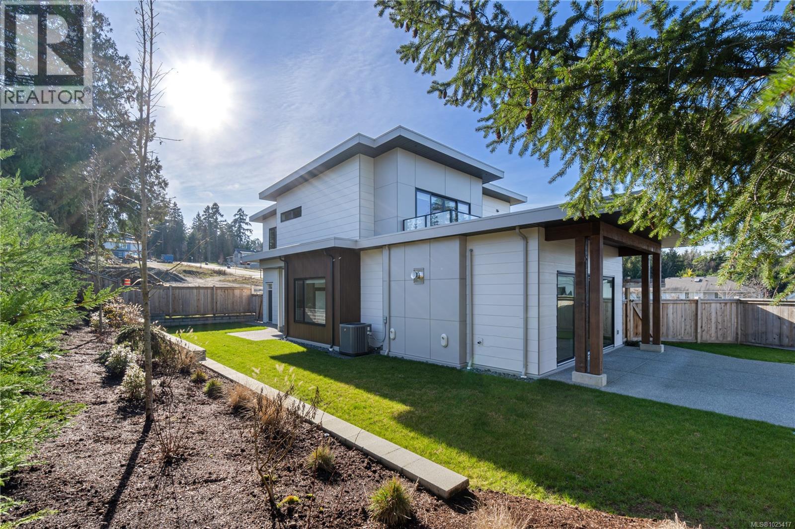 6970 Shale Rd, Lantzville