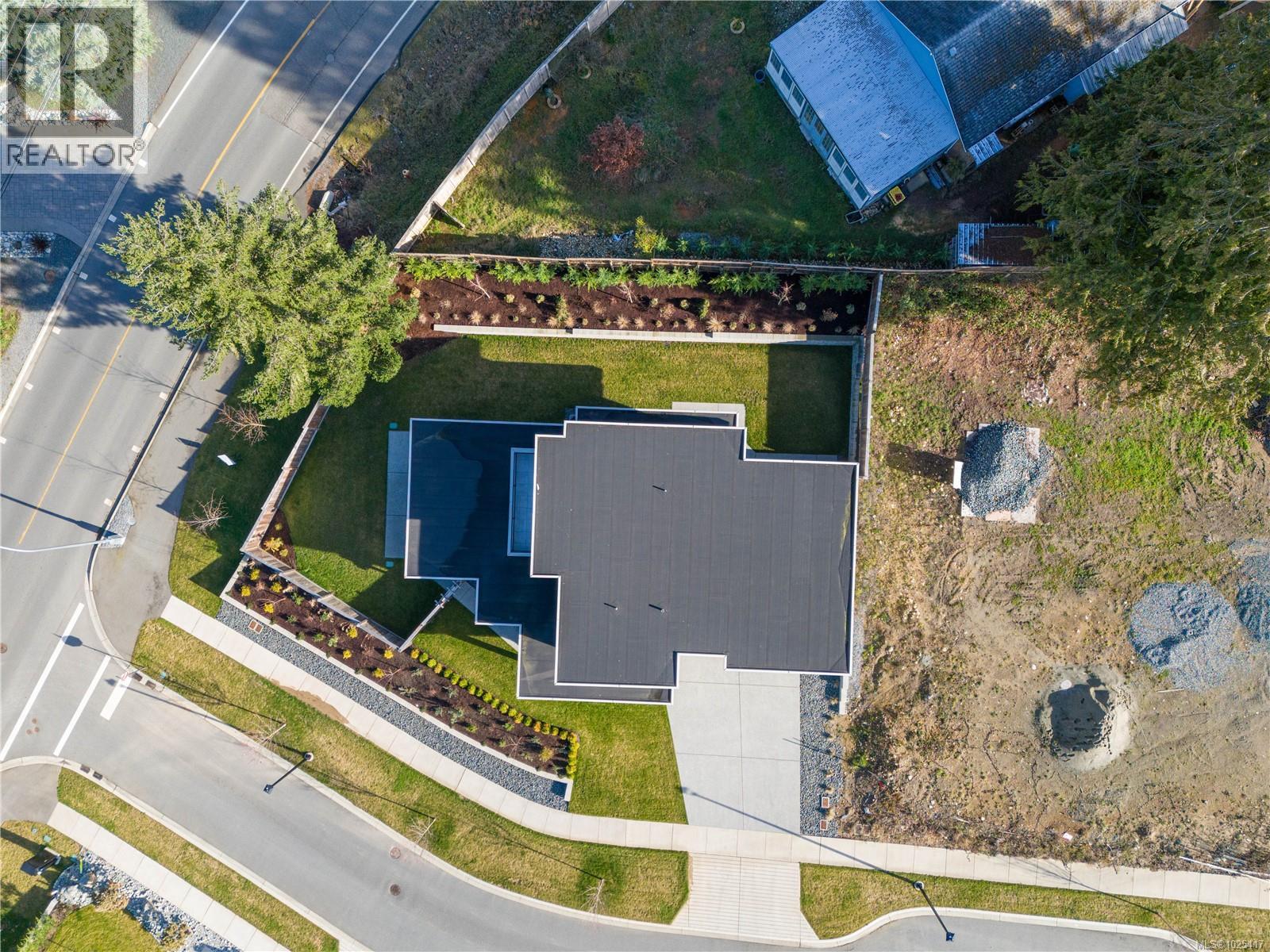 6970 Shale Rd, Lantzville