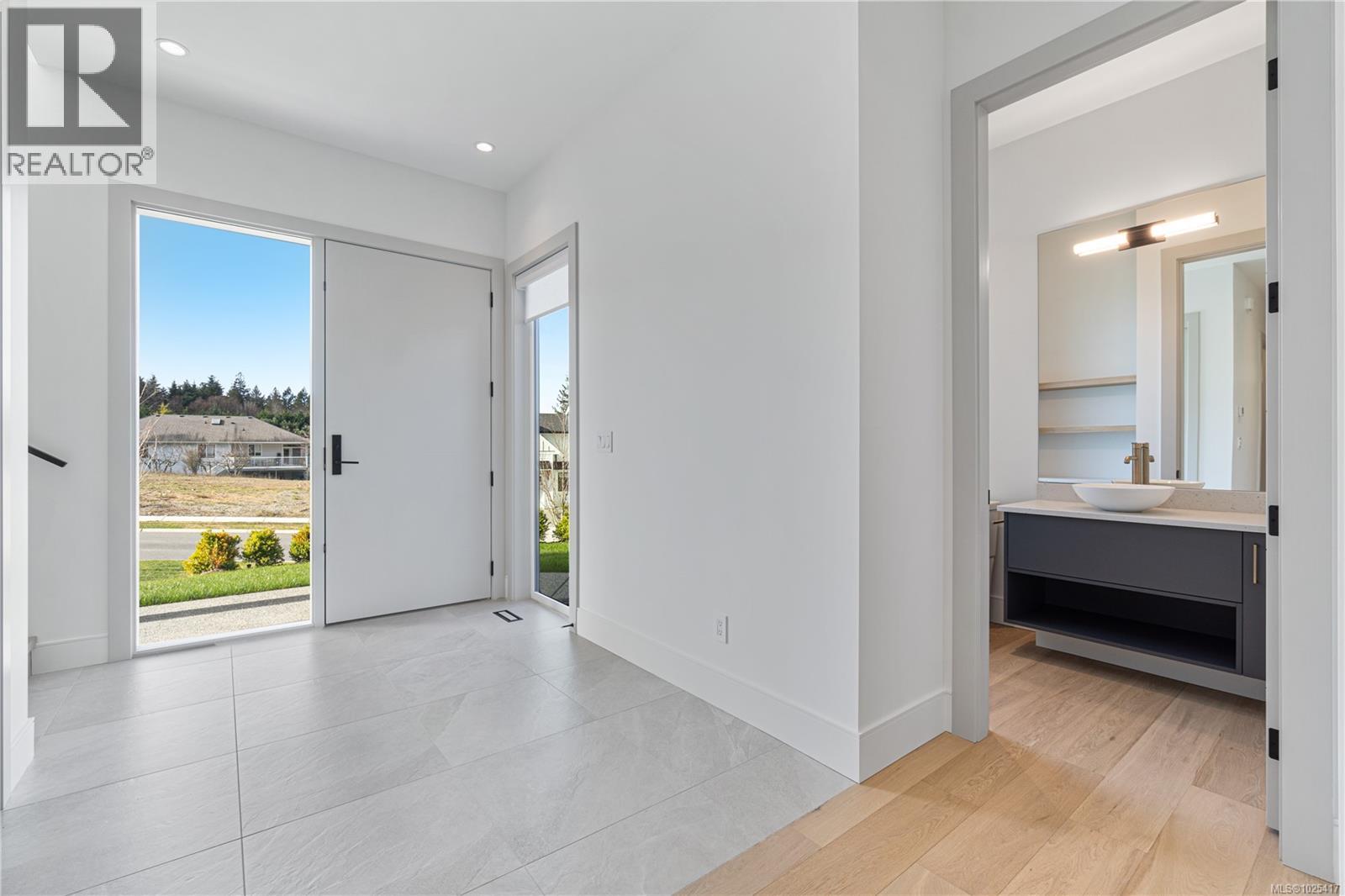 6970 Shale Rd, Lantzville