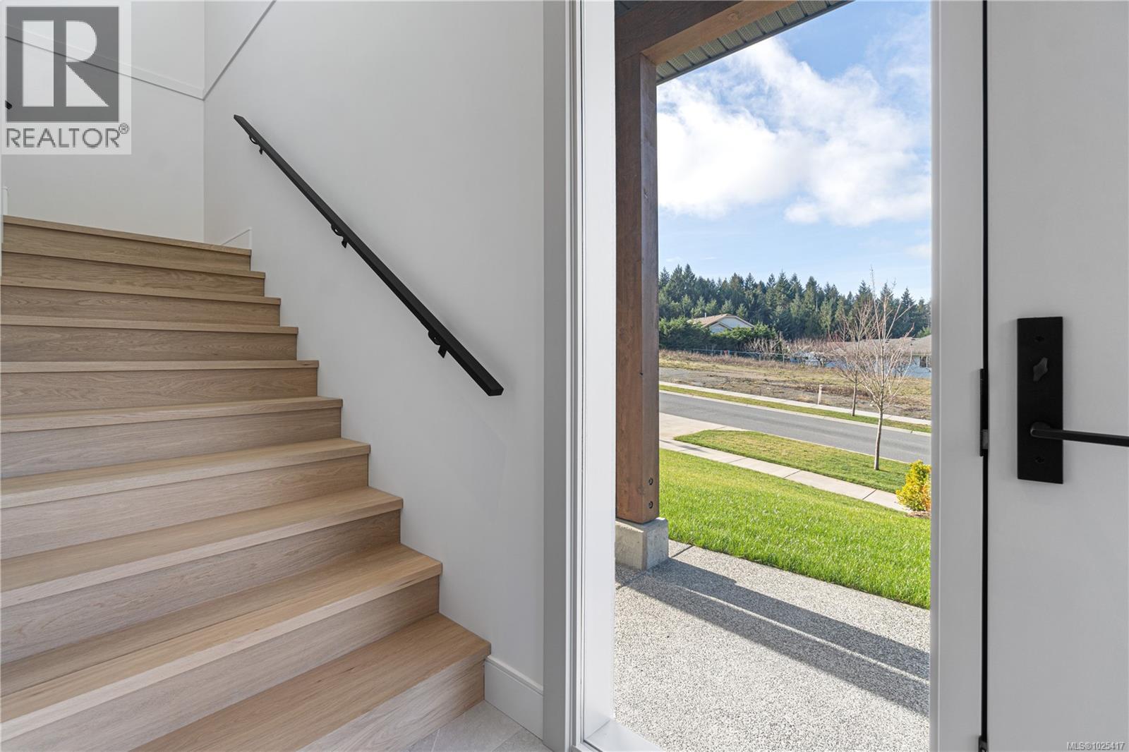 6970 Shale Rd, Lantzville