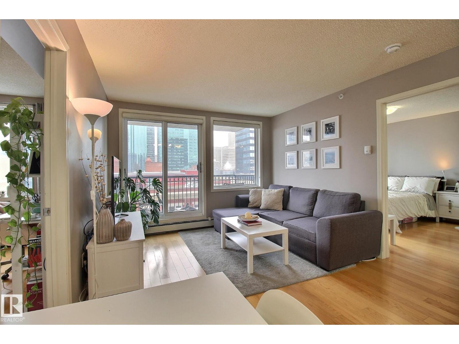 #803 10180 104 ST NW, Edmonton