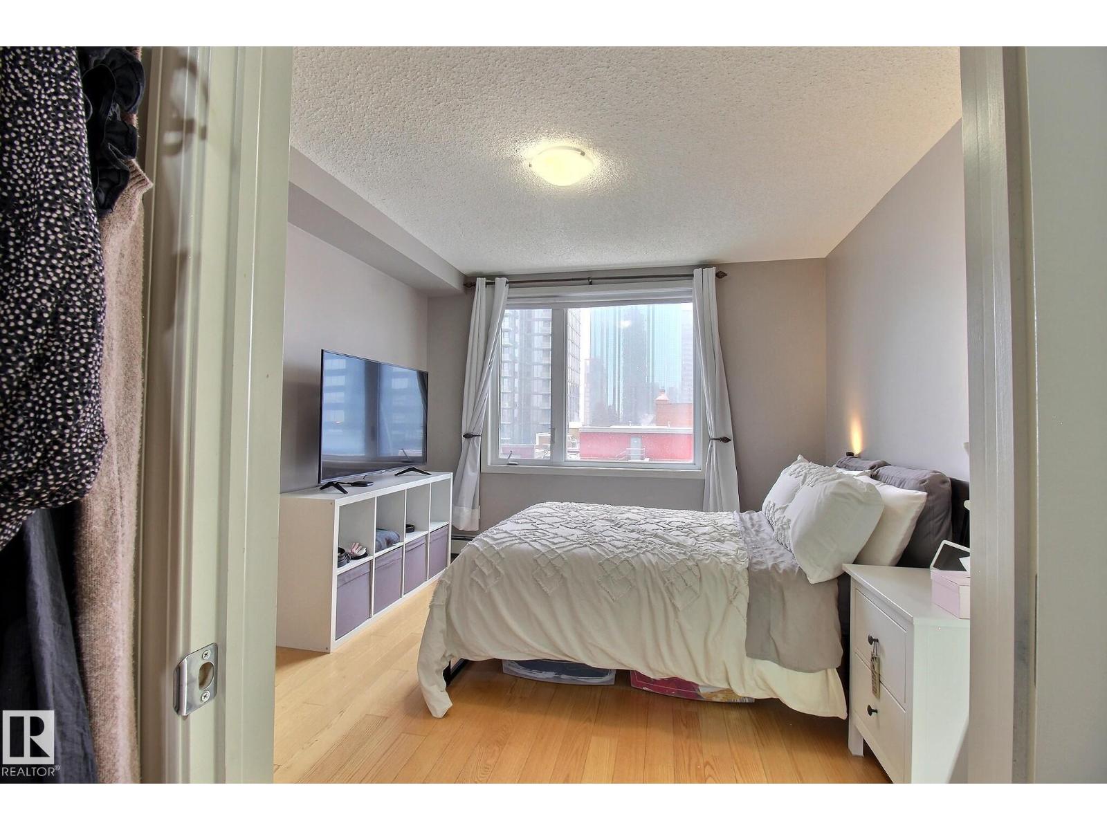 #803 10180 104 ST NW, Edmonton