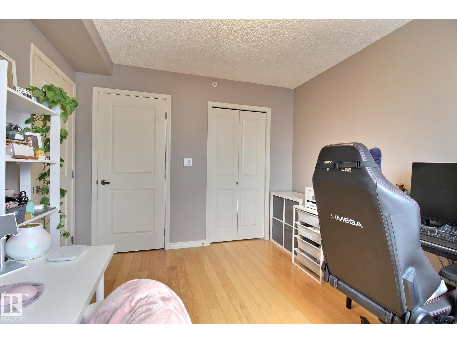 #803 10180 104 ST NW, Edmonton