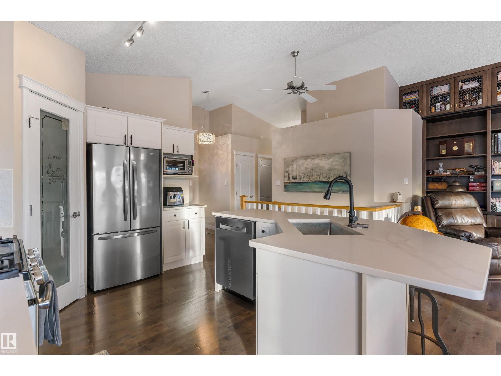 13 NEWBURY CO, St. Albert