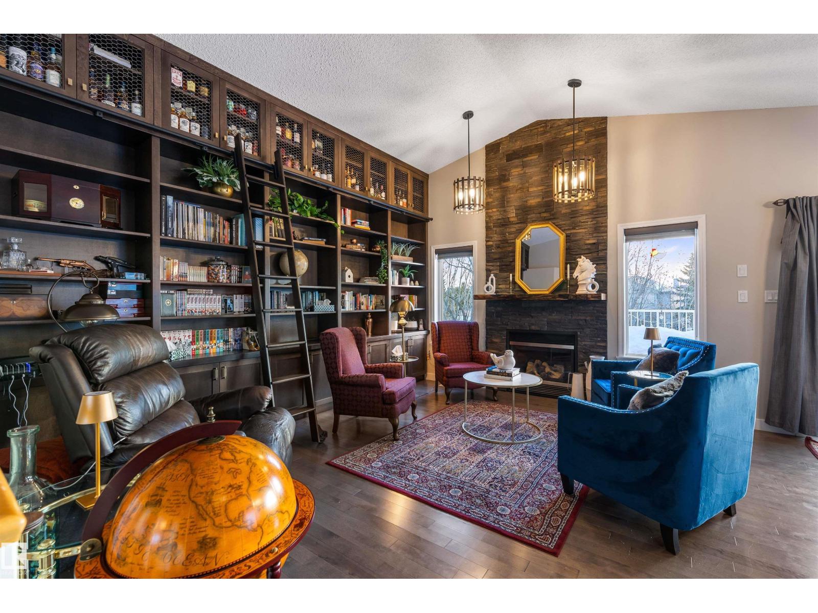 13 NEWBURY CO, St. Albert