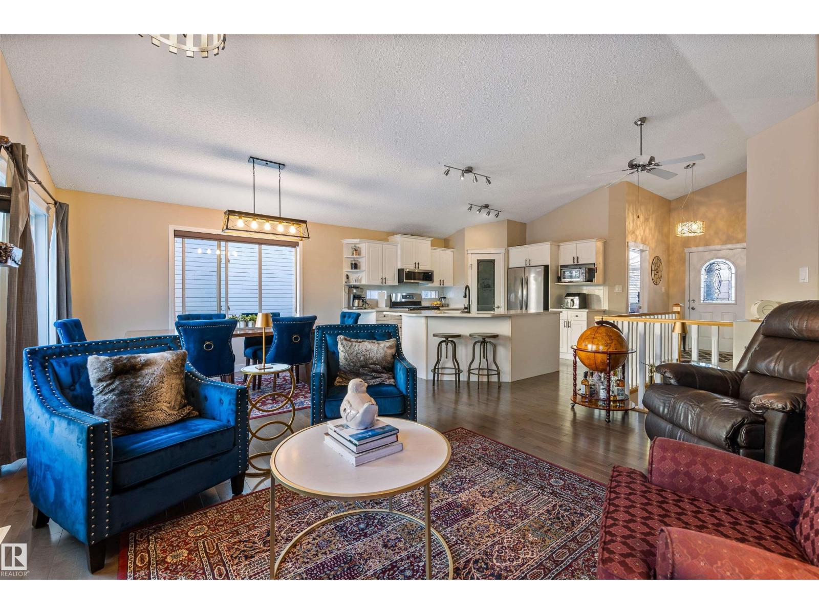 13 NEWBURY CO, St. Albert