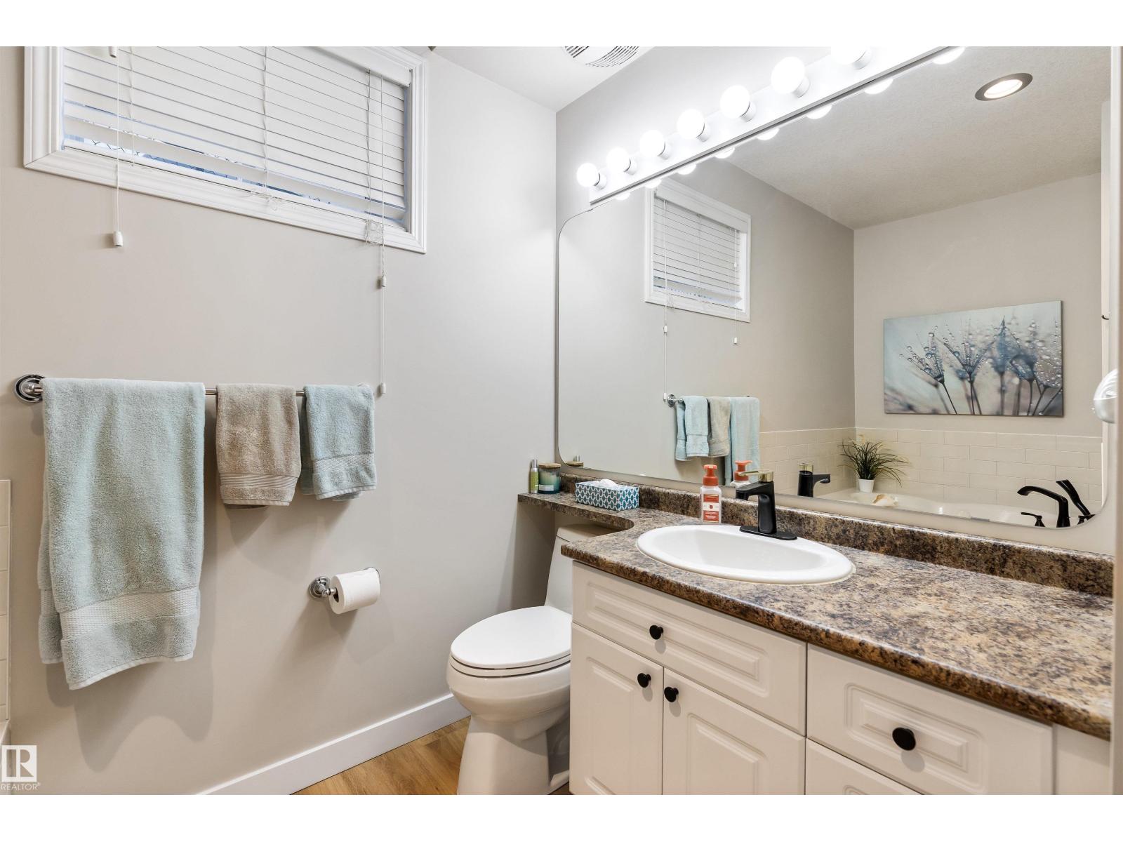 13 NEWBURY CO, St. Albert