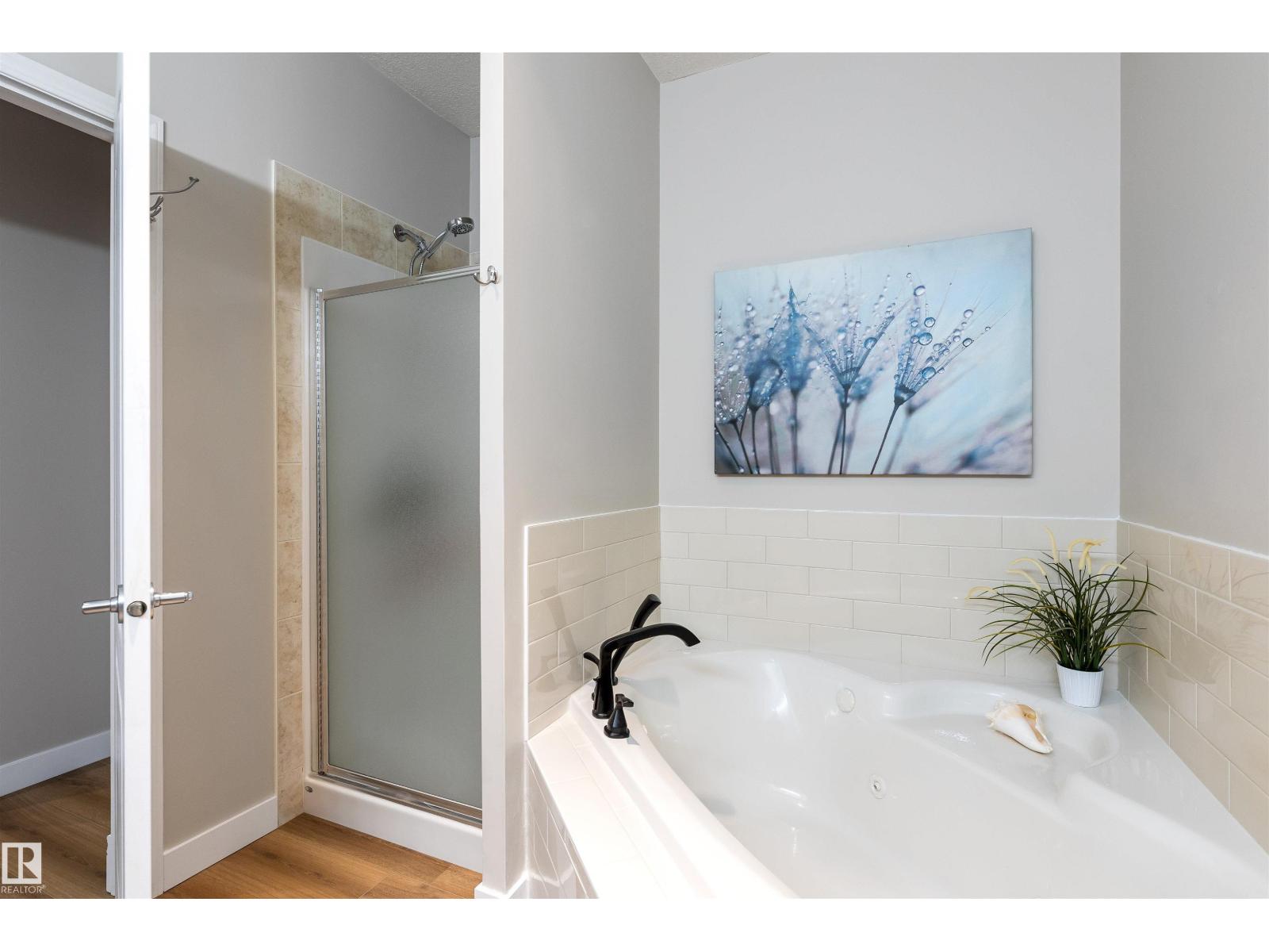 13 NEWBURY CO, St. Albert