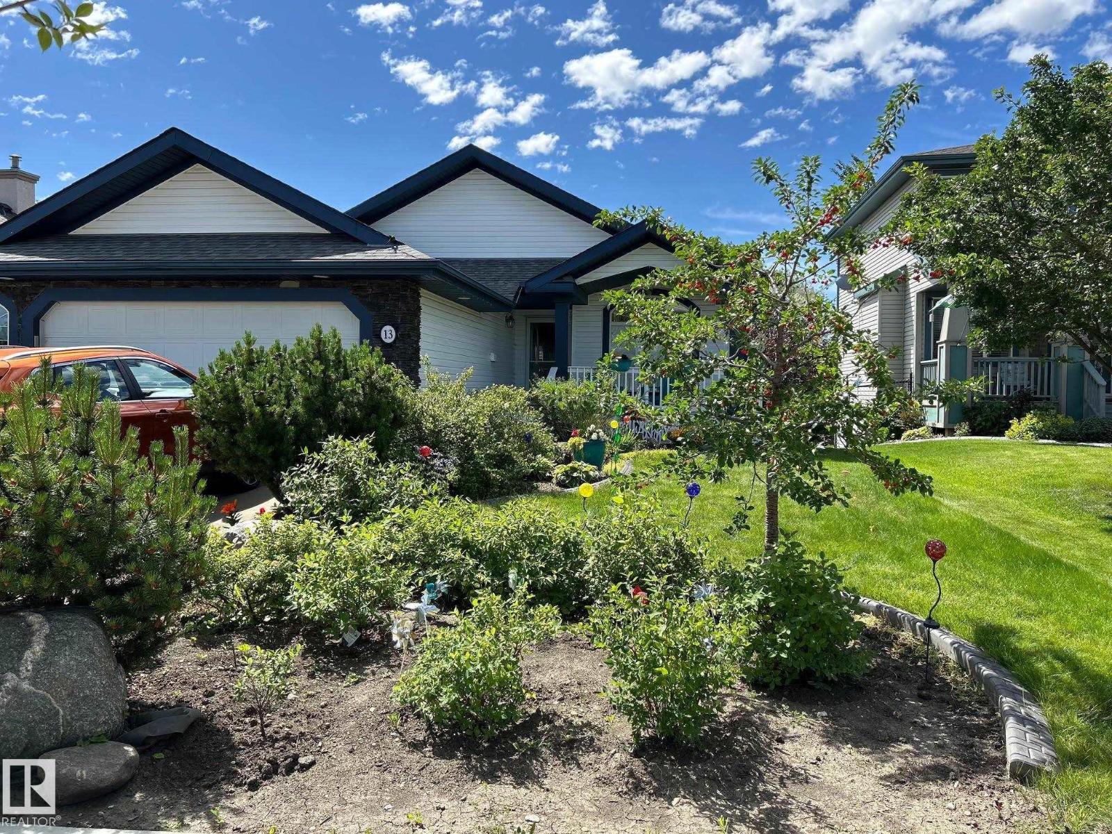 13 NEWBURY CO, St. Albert