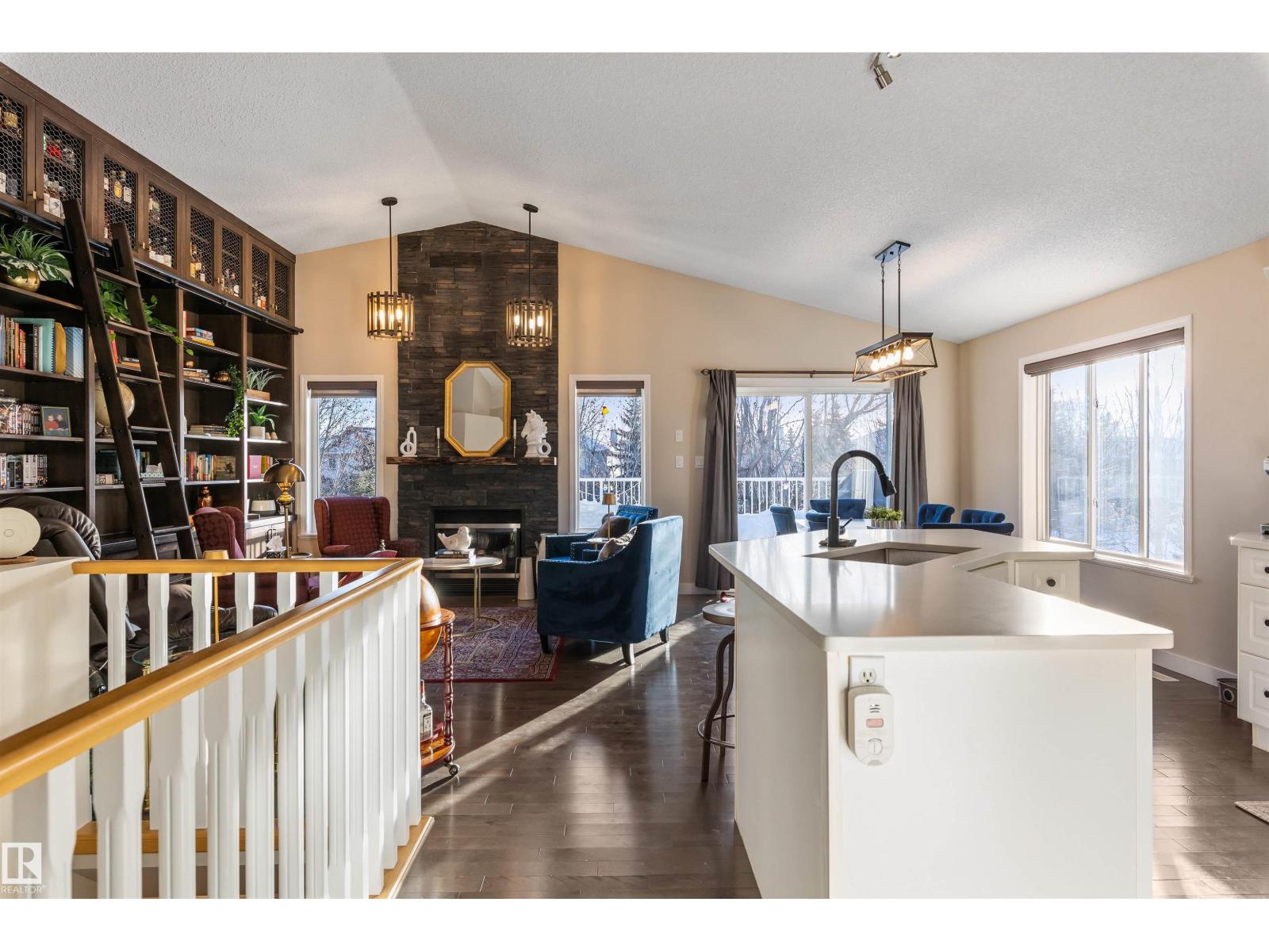 13 NEWBURY CO, St. Albert