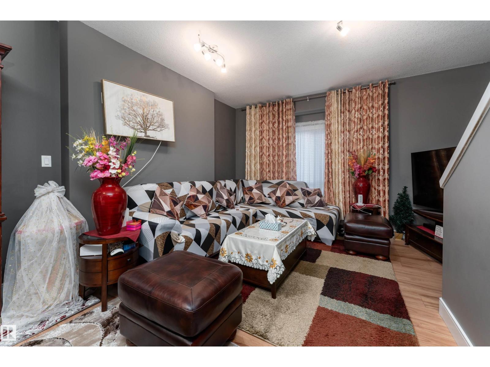 #37 13003 132 AV NW, Edmonton