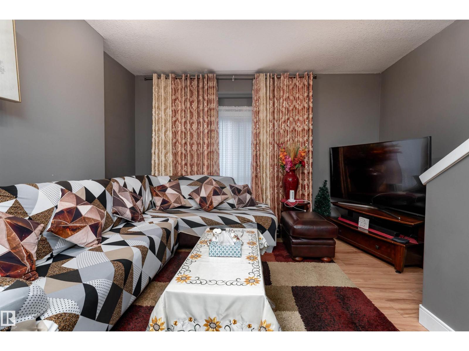 #37 13003 132 AV NW, Edmonton