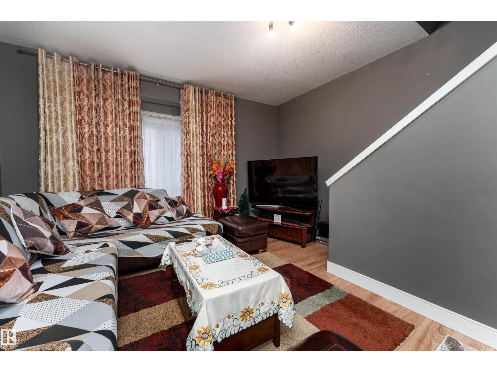 #37 13003 132 AV NW, Edmonton