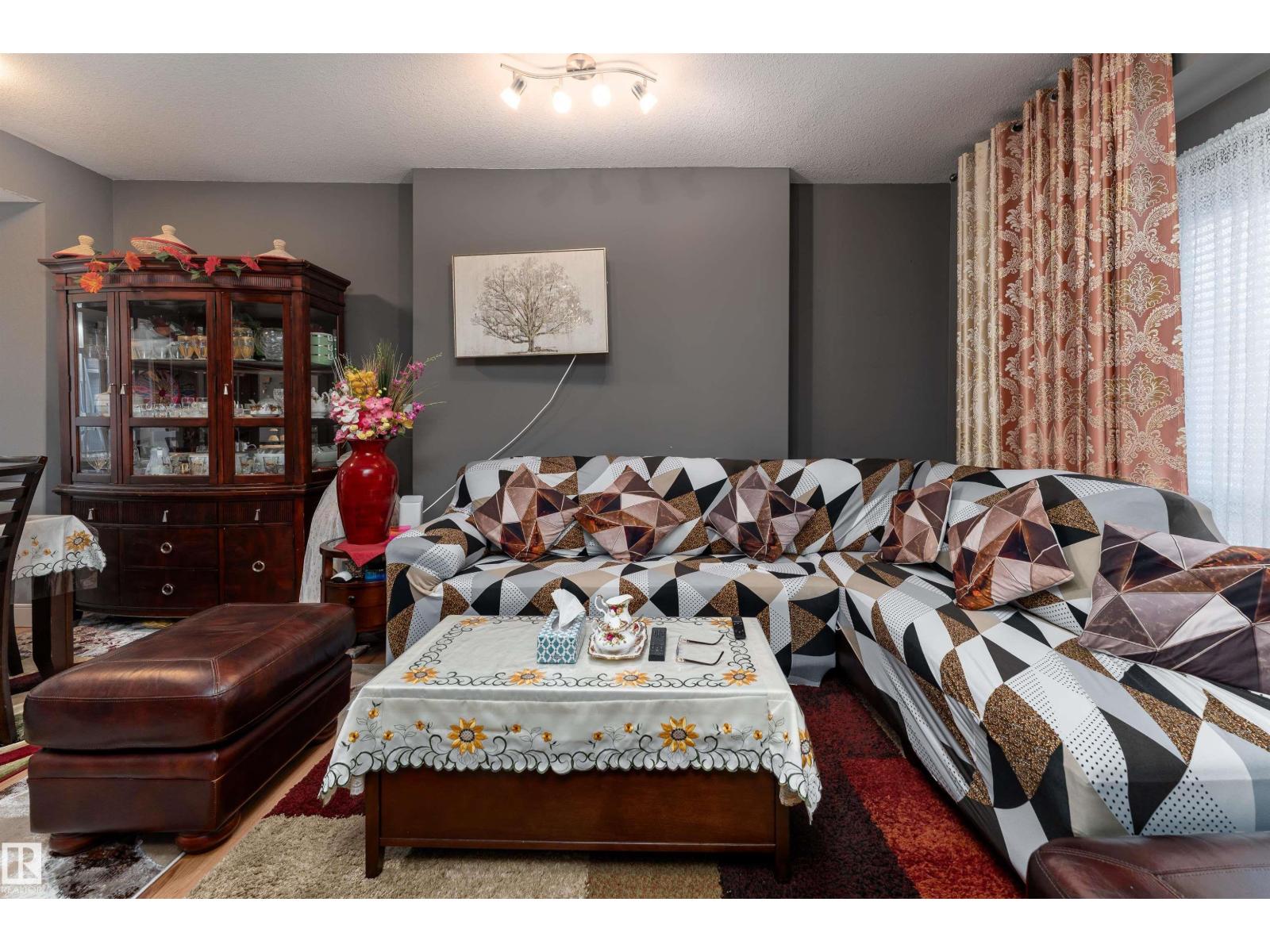 #37 13003 132 AV NW, Edmonton