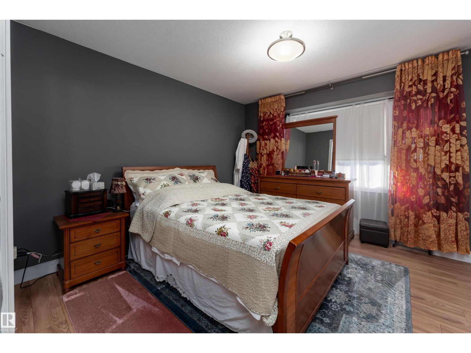 #37 13003 132 AV NW, Edmonton